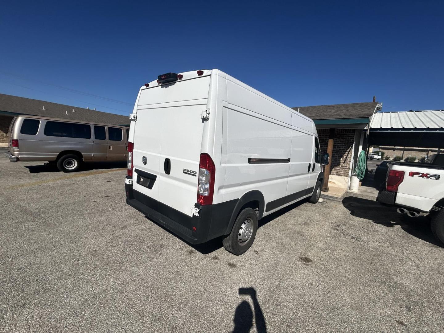 2023 White RAM Promaster 2500 High Roof 159-in. WB (3C6LRVDGXPE) with an 3.6L V6 engine, 6A transmission, located at 1687 Business 35 S, New Braunfels, TX, 78130, (830) 625-7159, 29.655487, -98.051491 - Photo#4