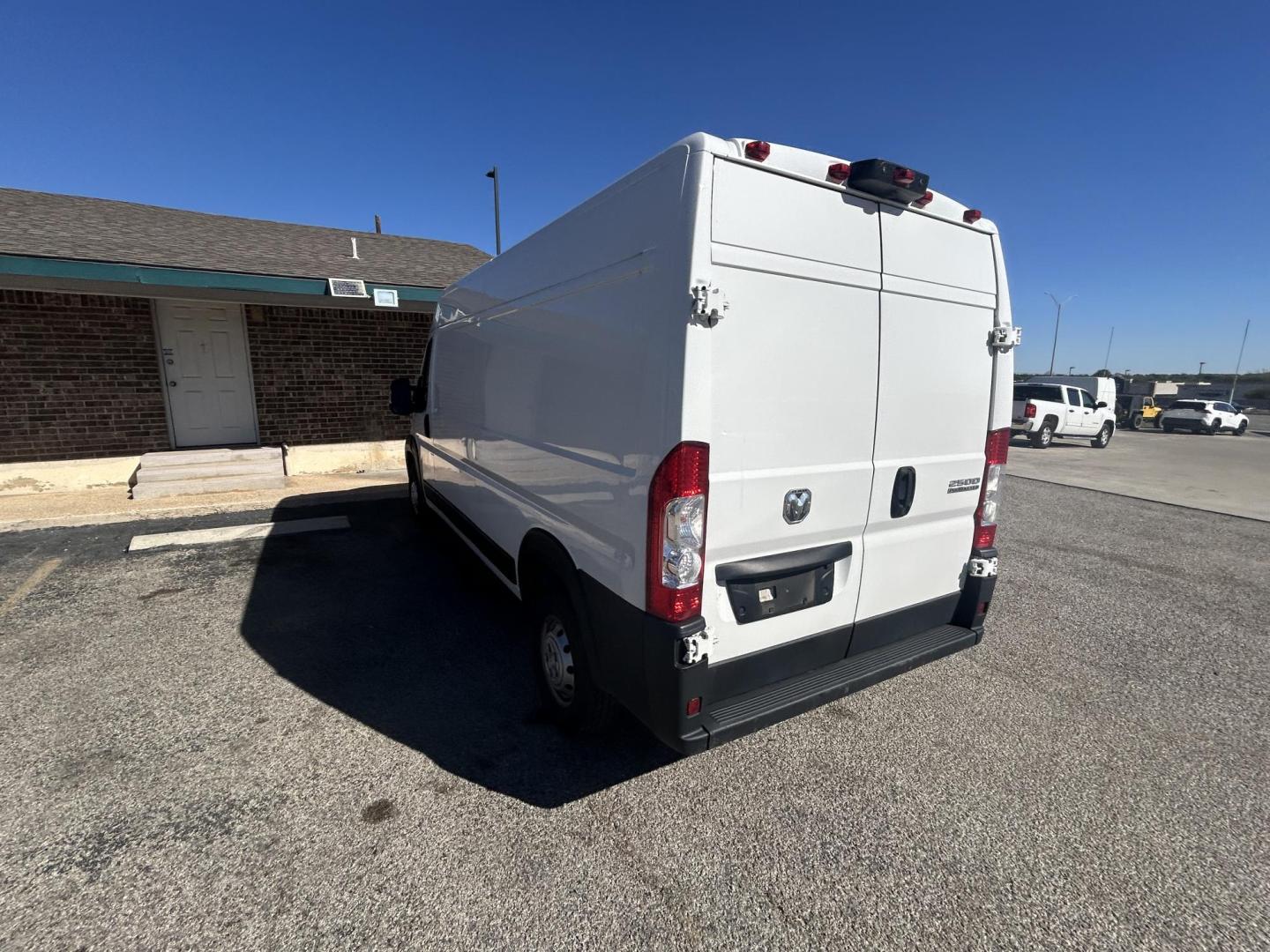 2023 White RAM Promaster 2500 High Roof 159-in. WB (3C6LRVDGXPE) with an 3.6L V6 engine, 6A transmission, located at 1687 Business 35 S, New Braunfels, TX, 78130, (830) 625-7159, 29.655487, -98.051491 - Photo#5