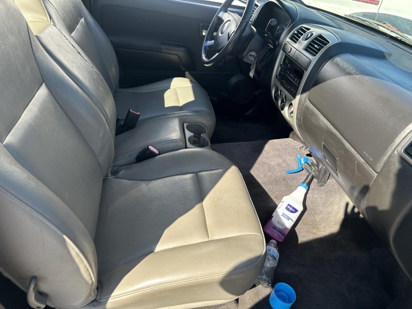 2009 White Chevrolet Colorado Work Truck 2WD (1GCCS149698) with an 2.9L L4 DOHC 16V engine, located at 1687 Business 35 S, New Braunfels, TX, 78130, (830) 625-7159, 29.655487, -98.051491 - Photo#7