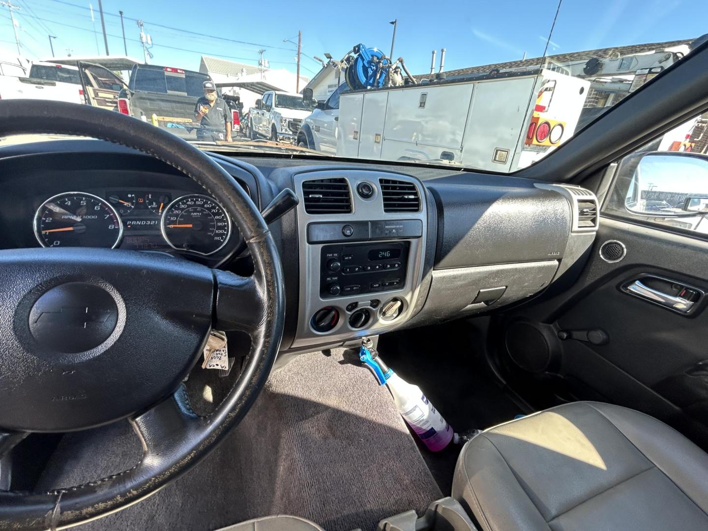 2009 White Chevrolet Colorado Work Truck 2WD (1GCCS149698) with an 2.9L L4 DOHC 16V engine, located at 1687 Business 35 S, New Braunfels, TX, 78130, (830) 625-7159, 29.655487, -98.051491 - Photo#9