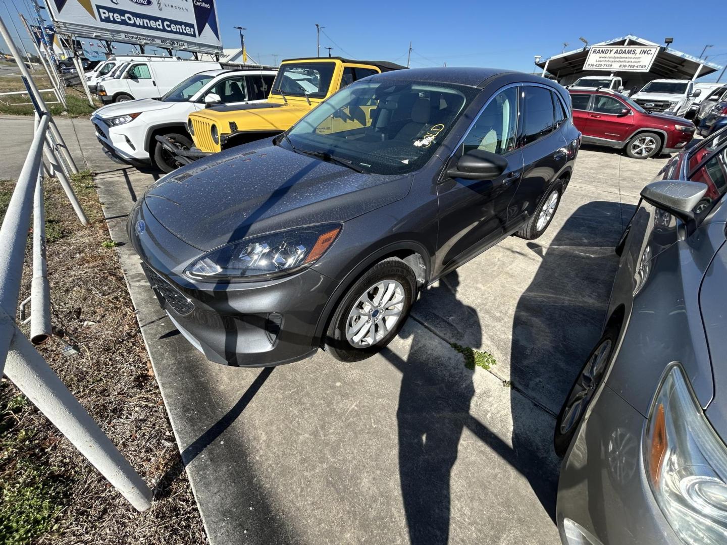 2022 Gray Ford Escape Hybrid SE AWD (1FMCU9BZ4NU) with an 2.5L L4 DOHC 16V HYBRID engine, 6A transmission, located at 1687 Business 35 S, New Braunfels, TX, 78130, (830) 625-7159, 29.655487, -98.051491 - Photo#0