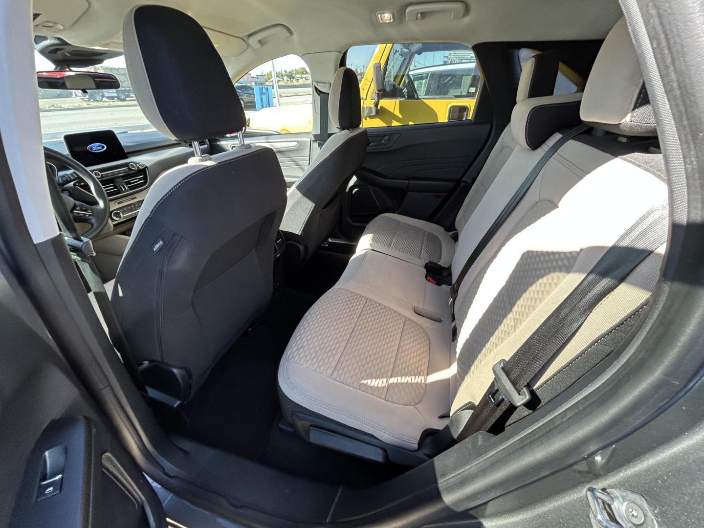 2022 Gray Ford Escape Hybrid SE AWD (1FMCU9BZ4NU) with an 2.5L L4 DOHC 16V HYBRID engine, 6A transmission, located at 1687 Business 35 S, New Braunfels, TX, 78130, (830) 625-7159, 29.655487, -98.051491 - Photo#7