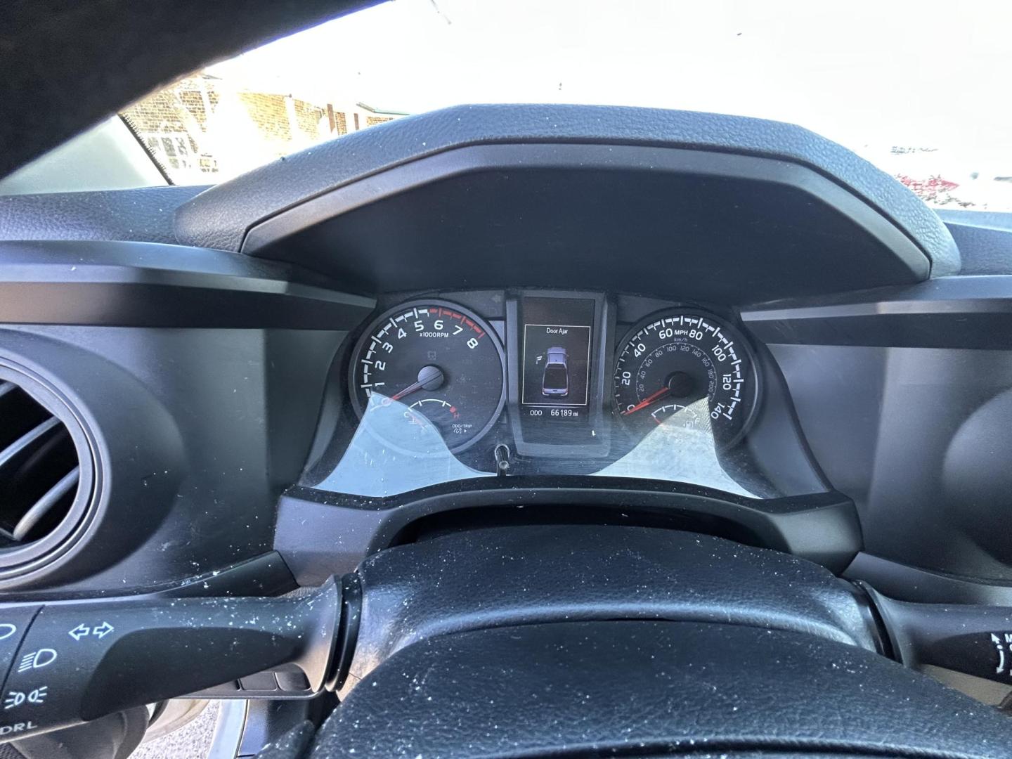 2022 White Toyota Tacoma SR5 Access Cab I4 6AT 2WD (3TYRX5GN2NT) with an 2.7L L4 DOHC 16V engine, 6A transmission, located at 1687 Business 35 S, New Braunfels, TX, 78130, (830) 625-7159, 29.655487, -98.051491 - Photo#10