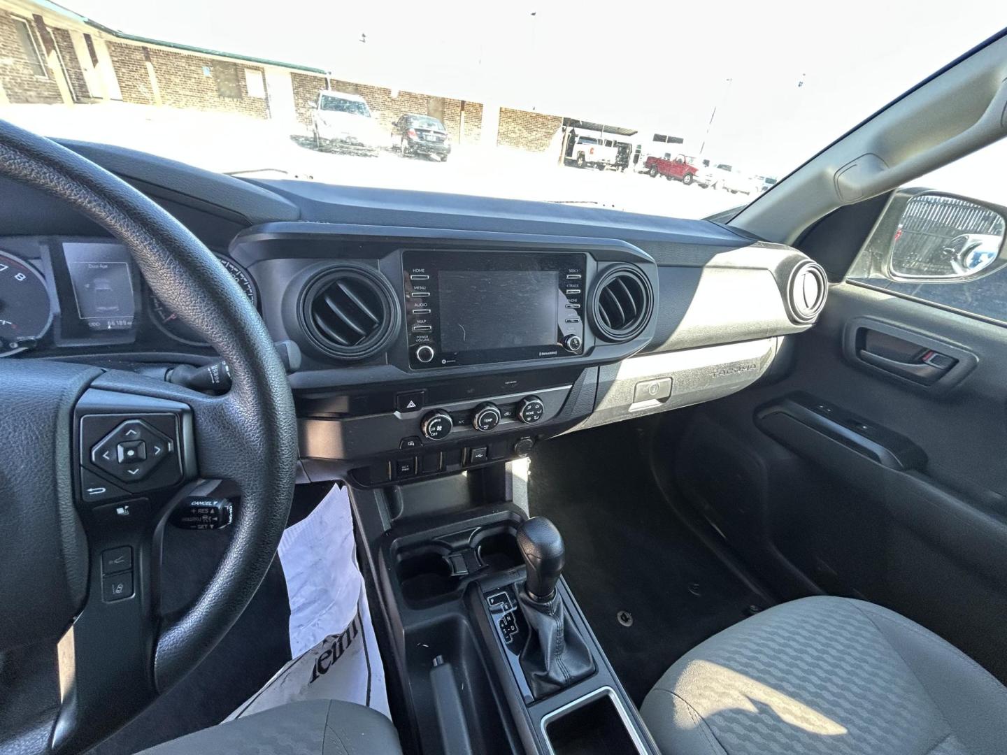2022 White Toyota Tacoma SR5 Access Cab I4 6AT 2WD (3TYRX5GN2NT) with an 2.7L L4 DOHC 16V engine, 6A transmission, located at 1687 Business 35 S, New Braunfels, TX, 78130, (830) 625-7159, 29.655487, -98.051491 - Photo#11