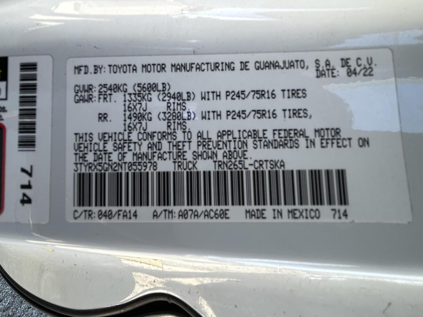 2022 White Toyota Tacoma SR5 Access Cab I4 6AT 2WD (3TYRX5GN2NT) with an 2.7L L4 DOHC 16V engine, 6A transmission, located at 1687 Business 35 S, New Braunfels, TX, 78130, (830) 625-7159, 29.655487, -98.051491 - Photo#12