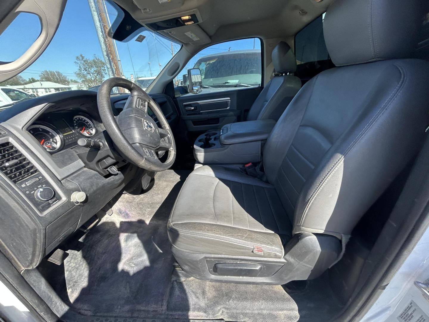 2017 RAM 4500 Regular Cab 2WD DRW (3C7WRKBL4HG) with an 6.7L L6 OHV 24V TURBO DIESEL engine, located at 1687 Business 35 S, New Braunfels, TX, 78130, (830) 625-7159, 29.655487, -98.051491 - Photo#10