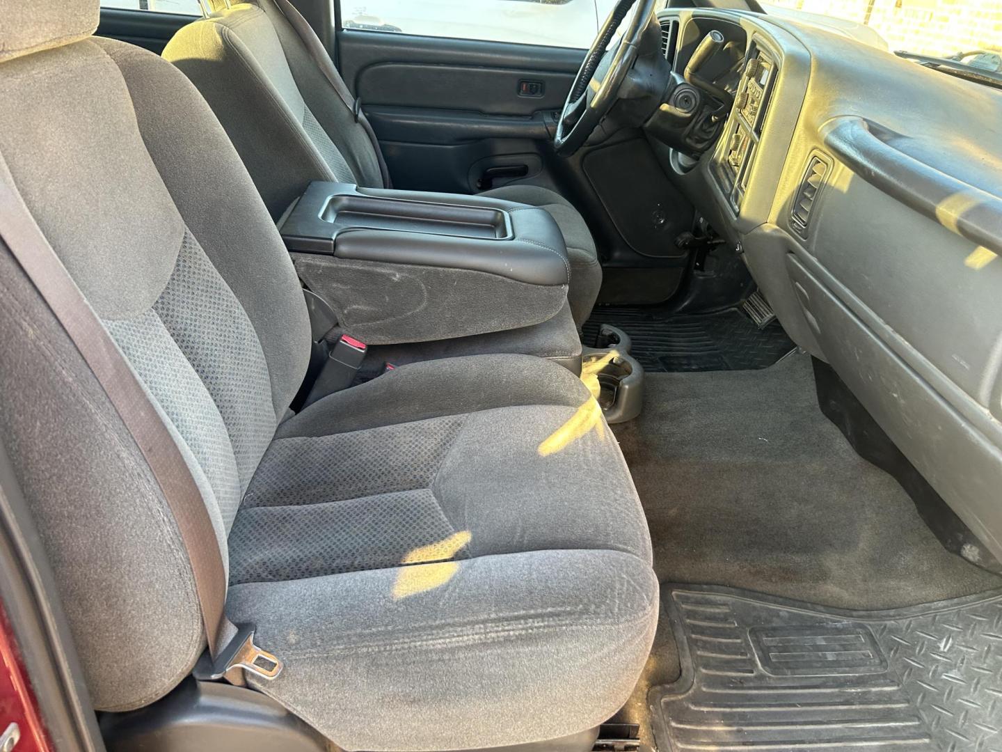 2005 Maroon Chevrolet Silverado 1500 LS Crew Cab 2WD (2GCEC13T751) with an 5.3L V8 OHV 16V engine, 4-Speed Automatic Overdrive transmission, located at 1687 Business 35 S, New Braunfels, TX, 78130, (830) 625-7159, 29.655487, -98.051491 - Photo#6