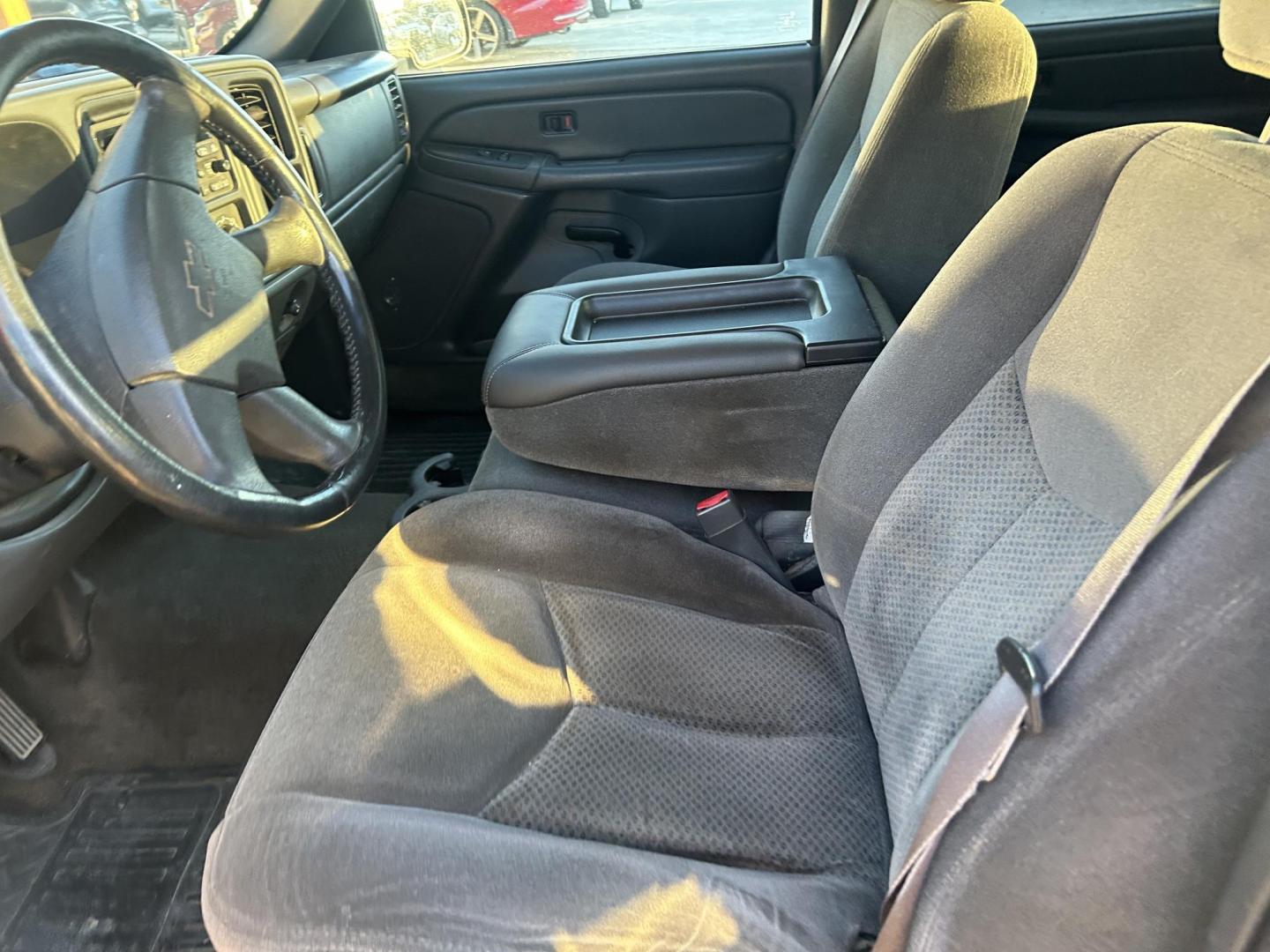 2005 Maroon Chevrolet Silverado 1500 LS Crew Cab 2WD (2GCEC13T751) with an 5.3L V8 OHV 16V engine, 4-Speed Automatic Overdrive transmission, located at 1687 Business 35 S, New Braunfels, TX, 78130, (830) 625-7159, 29.655487, -98.051491 - Photo#5