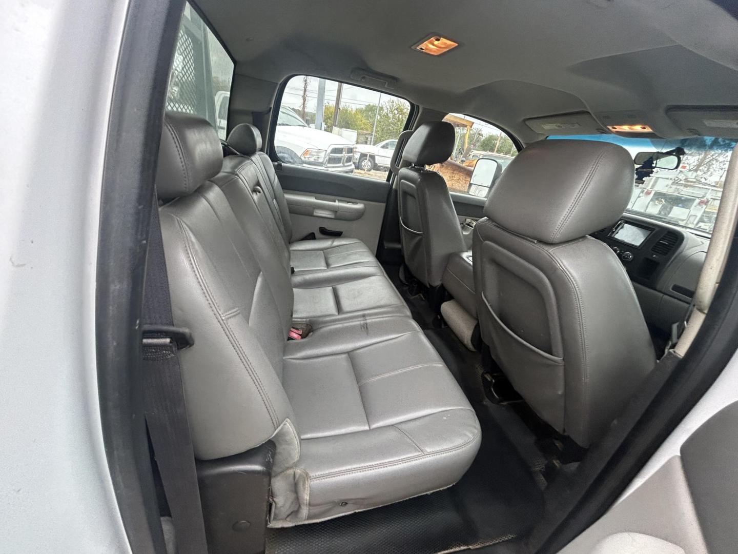 2014 White Chevrolet Silverado 2500HD Work Truck Crew Cab Long Box 2WD (1GC1CVC82EF) with an 6.6L V8 OHV 32V TURBO DIESEL engine, 6A transmission, located at 1687 Business 35 S, New Braunfels, TX, 78130, (830) 625-7159, 29.655487, -98.051491 - Photo#5