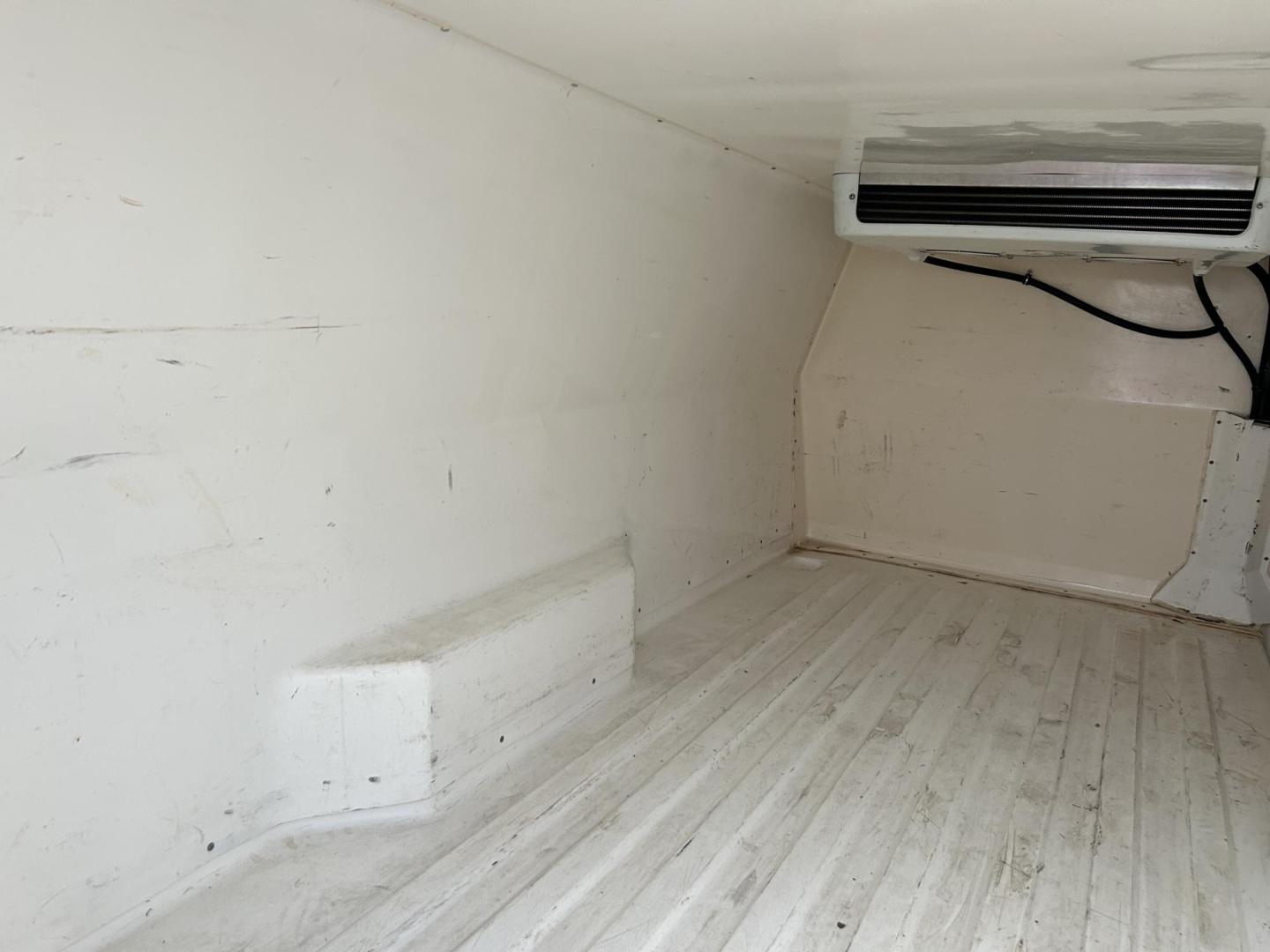 2011 White Ford E-Series Van E-250 Extended (1FTNS2EW9BD) with an 4.6L V8 SOHC 16V engine, 4-Speed Automatic transmission, located at 1687 Business 35 S, New Braunfels, TX, 78130, (830) 625-7159, 29.655487, -98.051491 - Photo#4