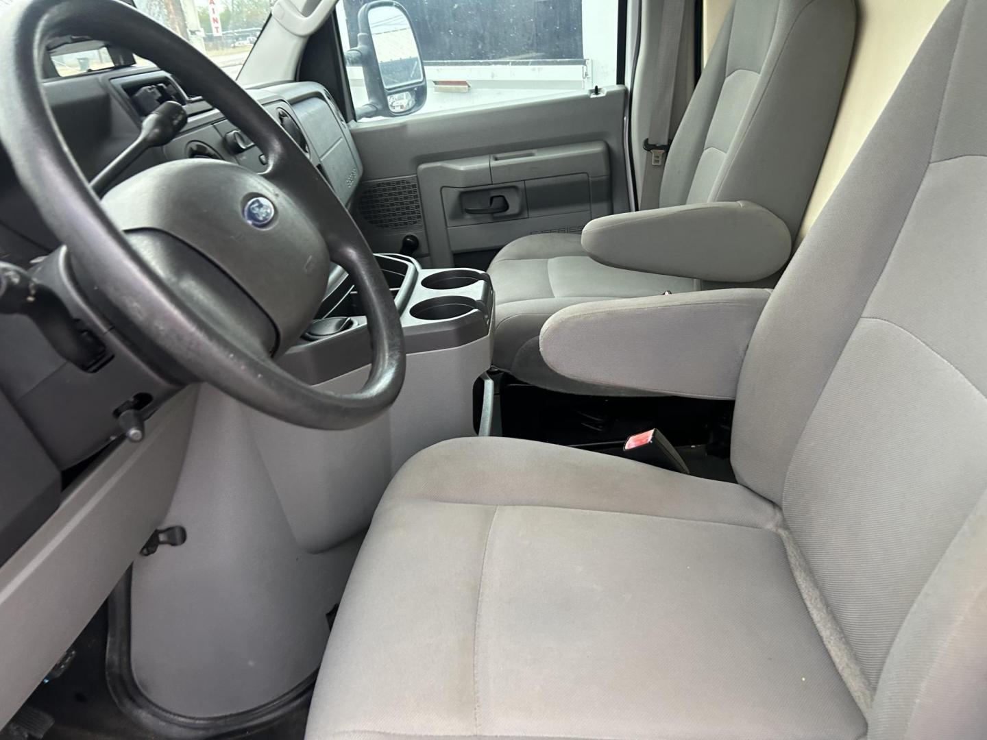 2011 White Ford E-Series Van E-250 Extended (1FTNS2EW9BD) with an 4.6L V8 SOHC 16V engine, 4-Speed Automatic transmission, located at 1687 Business 35 S, New Braunfels, TX, 78130, (830) 625-7159, 29.655487, -98.051491 - Photo#6