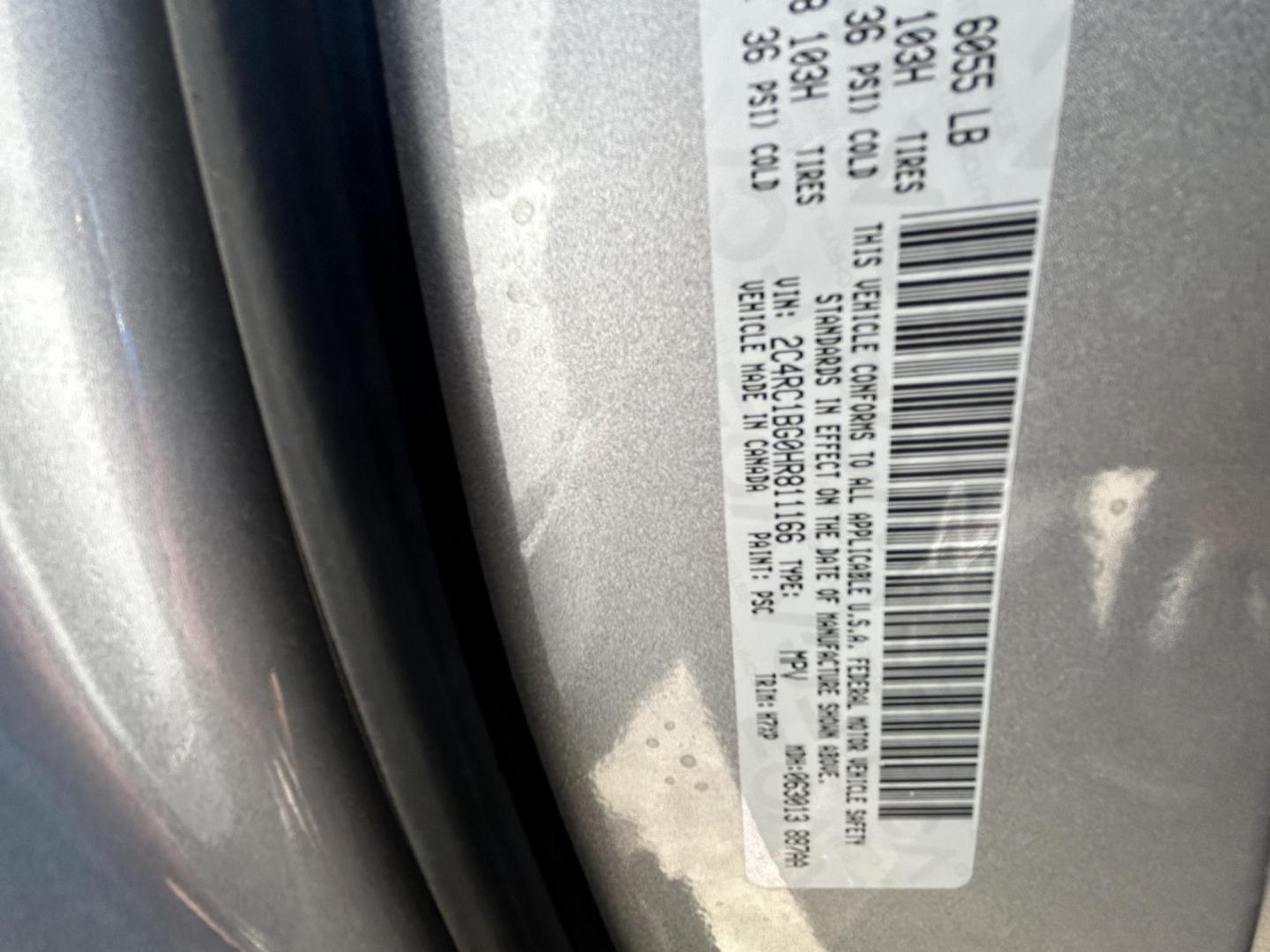 2017 Silver Chrysler Pacifica Touring (2C4RC1BG0HR) with an 3.6L V6 DOHC 24V engine, 6A transmission, located at 1687 Business 35 S, New Braunfels, TX, 78130, (830) 625-7159, 29.655487, -98.051491 - Photo#14