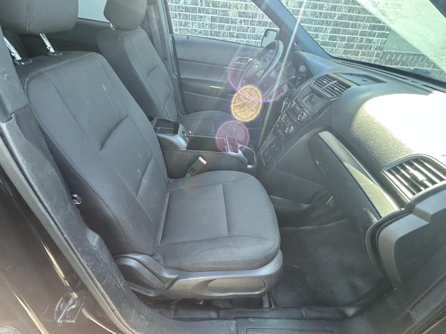 2018 Black Ford Explorer Police 4WD (1FM5K8AR3JG) with an 3.7L V6 DOHC 24V engine, 6A transmission, located at 1687 Business 35 S, New Braunfels, TX, 78130, (830) 625-7159, 29.655487, -98.051491 - Photo#2