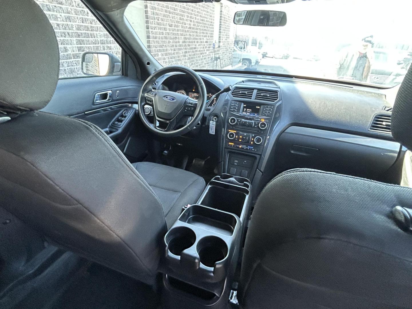 2018 Black Ford Explorer Police 4WD (1FM5K8AR3JG) with an 3.7L V6 DOHC 24V engine, 6A transmission, located at 1687 Business 35 S, New Braunfels, TX, 78130, (830) 625-7159, 29.655487, -98.051491 - Photo#5