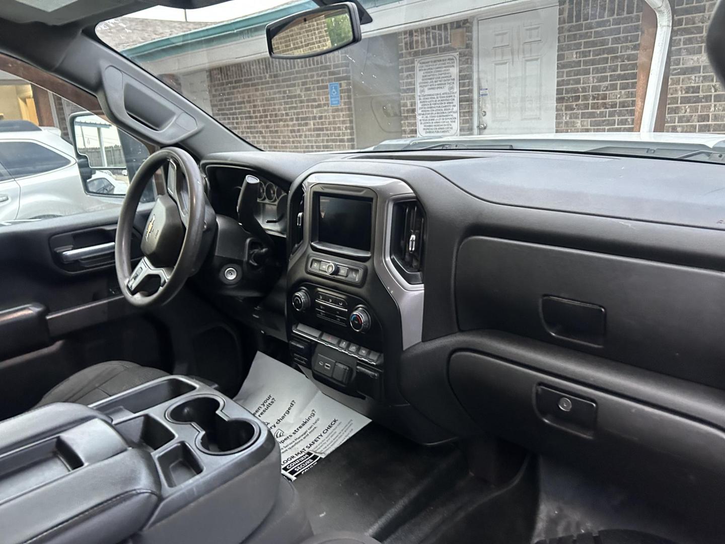 2021 White Chevrolet Silverado 2500HD Work Truck Crew Cab Short Box 2WD (1GB1WLE77MF) with an 6.6L V8 OHV 16V engine, 6A transmission, located at 1687 Business 35 S, New Braunfels, TX, 78130, (830) 625-7159, 29.655487, -98.051491 - Photo#3