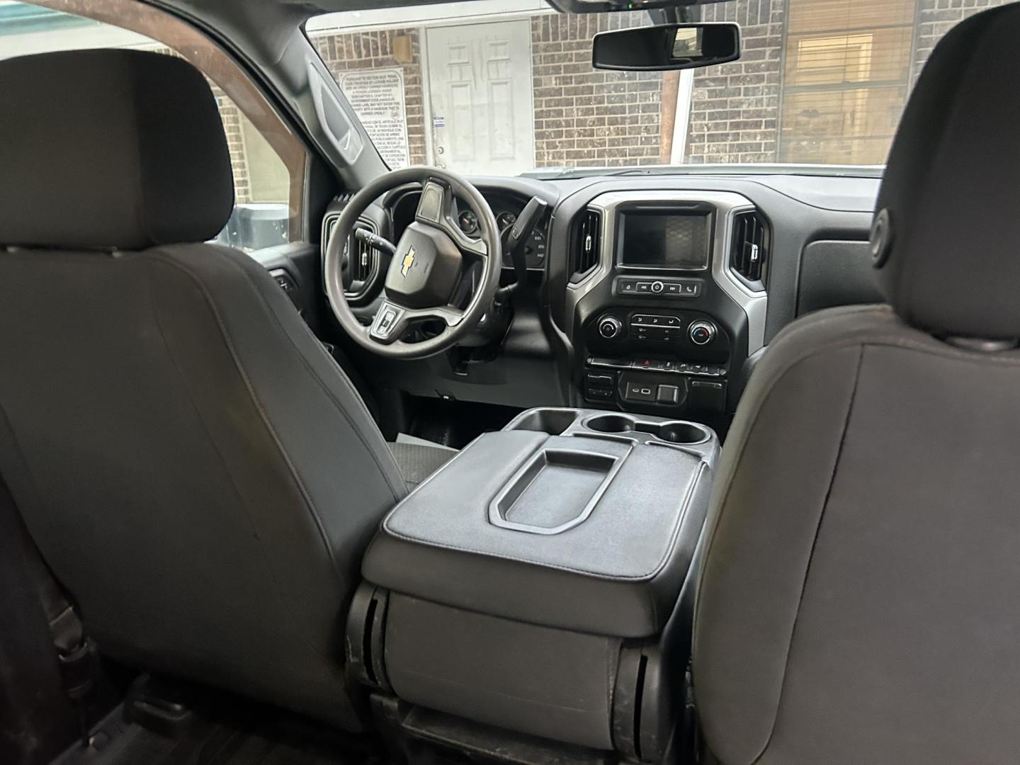 2021 White Chevrolet Silverado 2500HD Work Truck Crew Cab Short Box 2WD (1GB1WLE77MF) with an 6.6L V8 OHV 16V engine, 6A transmission, located at 1687 Business 35 S, New Braunfels, TX, 78130, (830) 625-7159, 29.655487, -98.051491 - Photo#5