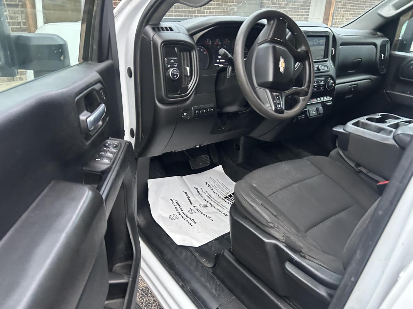 2021 White Chevrolet Silverado 2500HD Work Truck Crew Cab Short Box 2WD (1GB1WLE77MF) with an 6.6L V8 OHV 16V engine, 6A transmission, located at 1687 Business 35 S, New Braunfels, TX, 78130, (830) 625-7159, 29.655487, -98.051491 - Photo#10