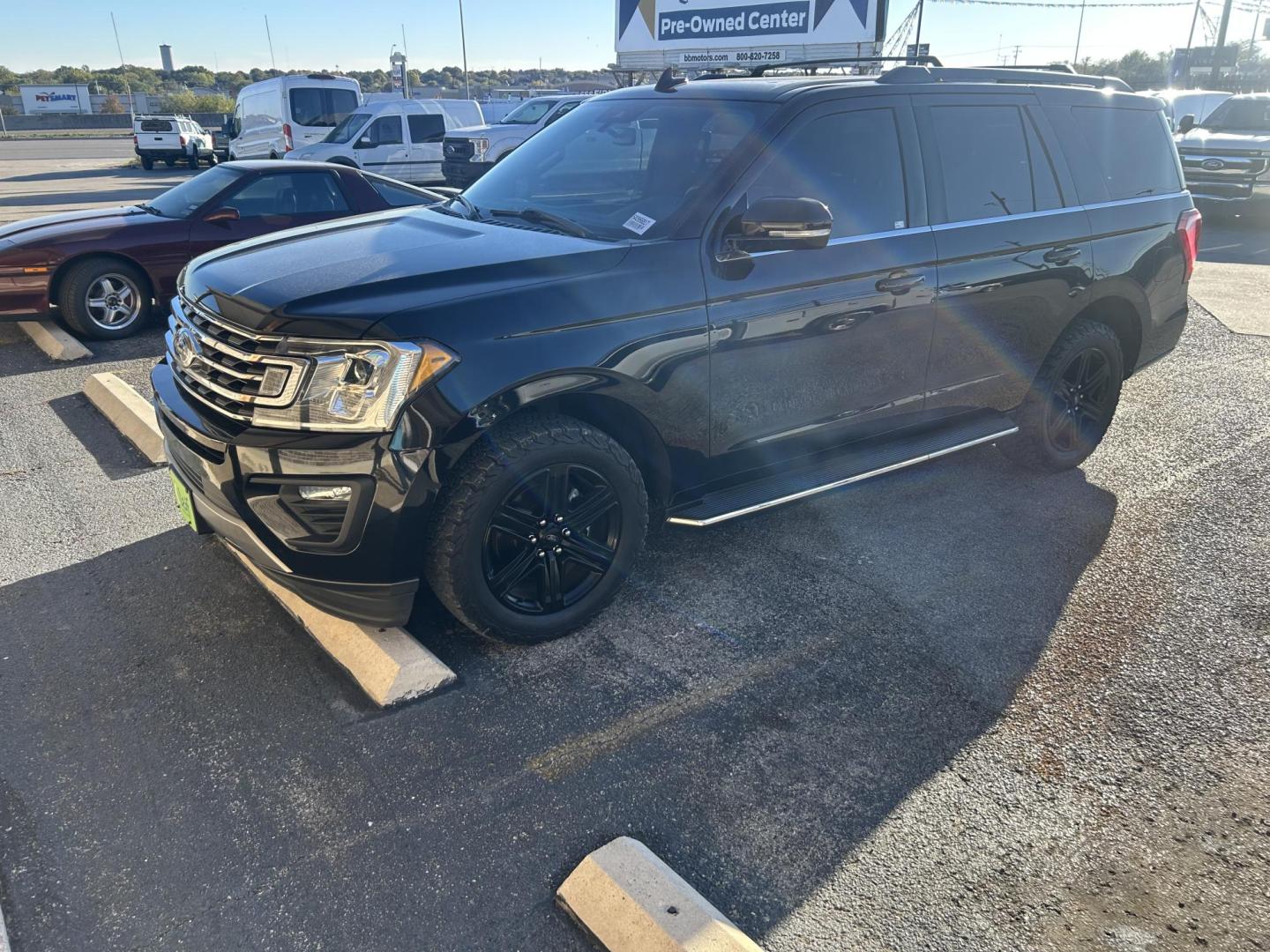 2020 Black Ford Expedition XLT (1FMJU1HT3LE) with an 3.5L V6 DOHC 24V FFV engine, 6A transmission, located at 1687 Business 35 S, New Braunfels, TX, 78130, (830) 625-7159, 29.655487, -98.051491 - Photo#0