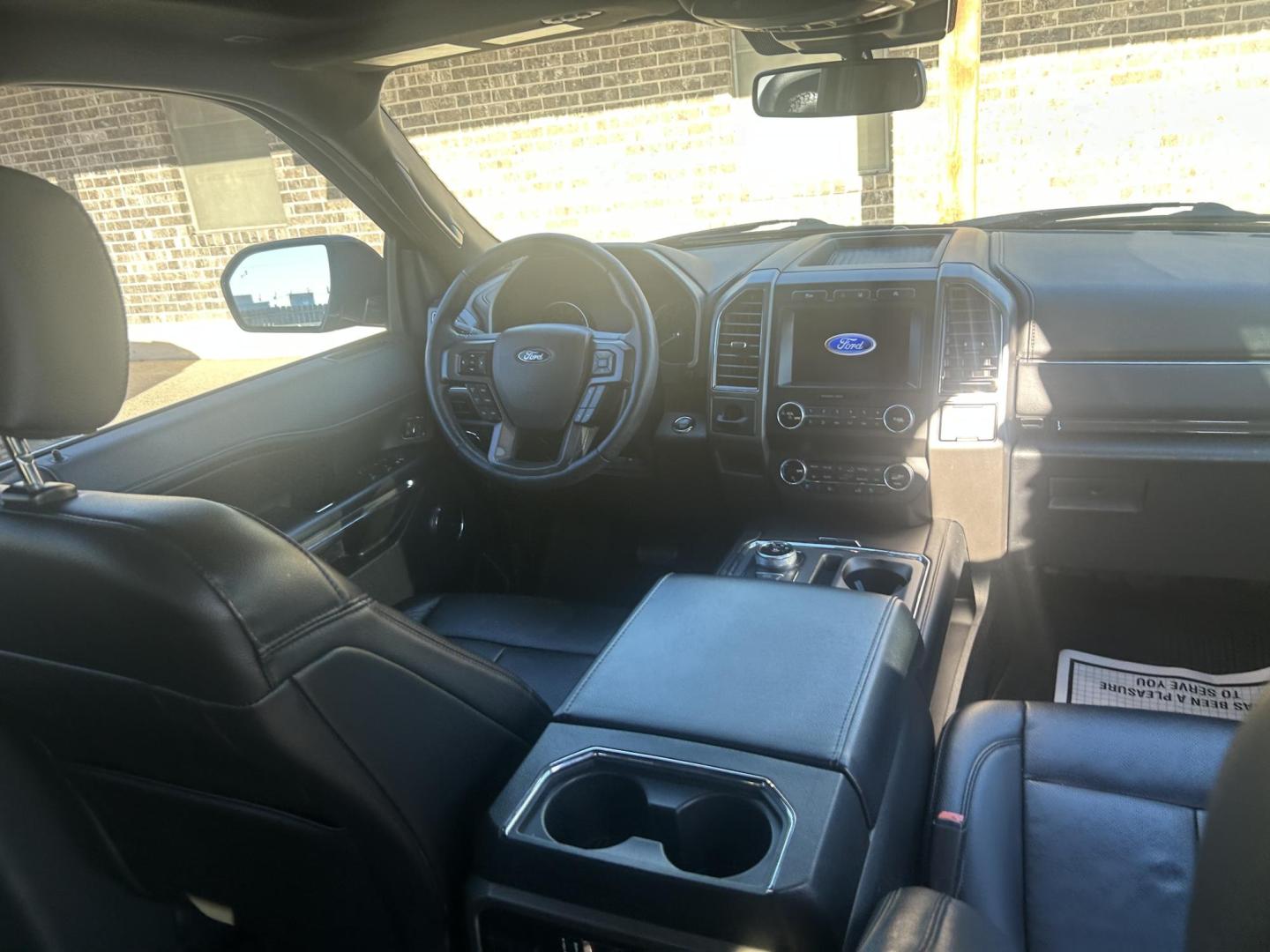 2020 Black Ford Expedition XLT (1FMJU1HT3LE) with an 3.5L V6 DOHC 24V FFV engine, 6A transmission, located at 1687 Business 35 S, New Braunfels, TX, 78130, (830) 625-7159, 29.655487, -98.051491 - Photo#5