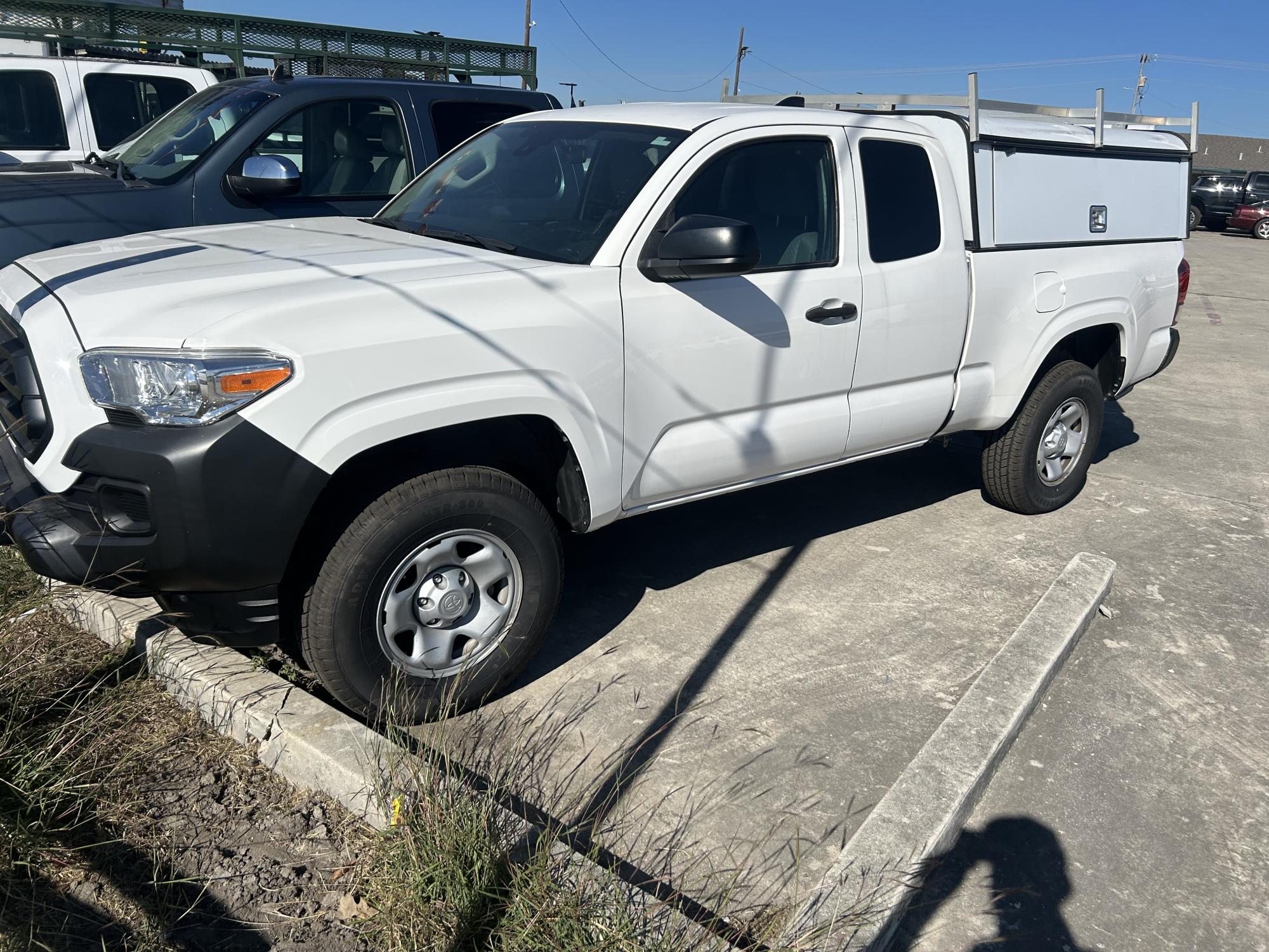 photo of 2021 Toyota Tacoma SR5 Access Cab I4 6AT 2WD