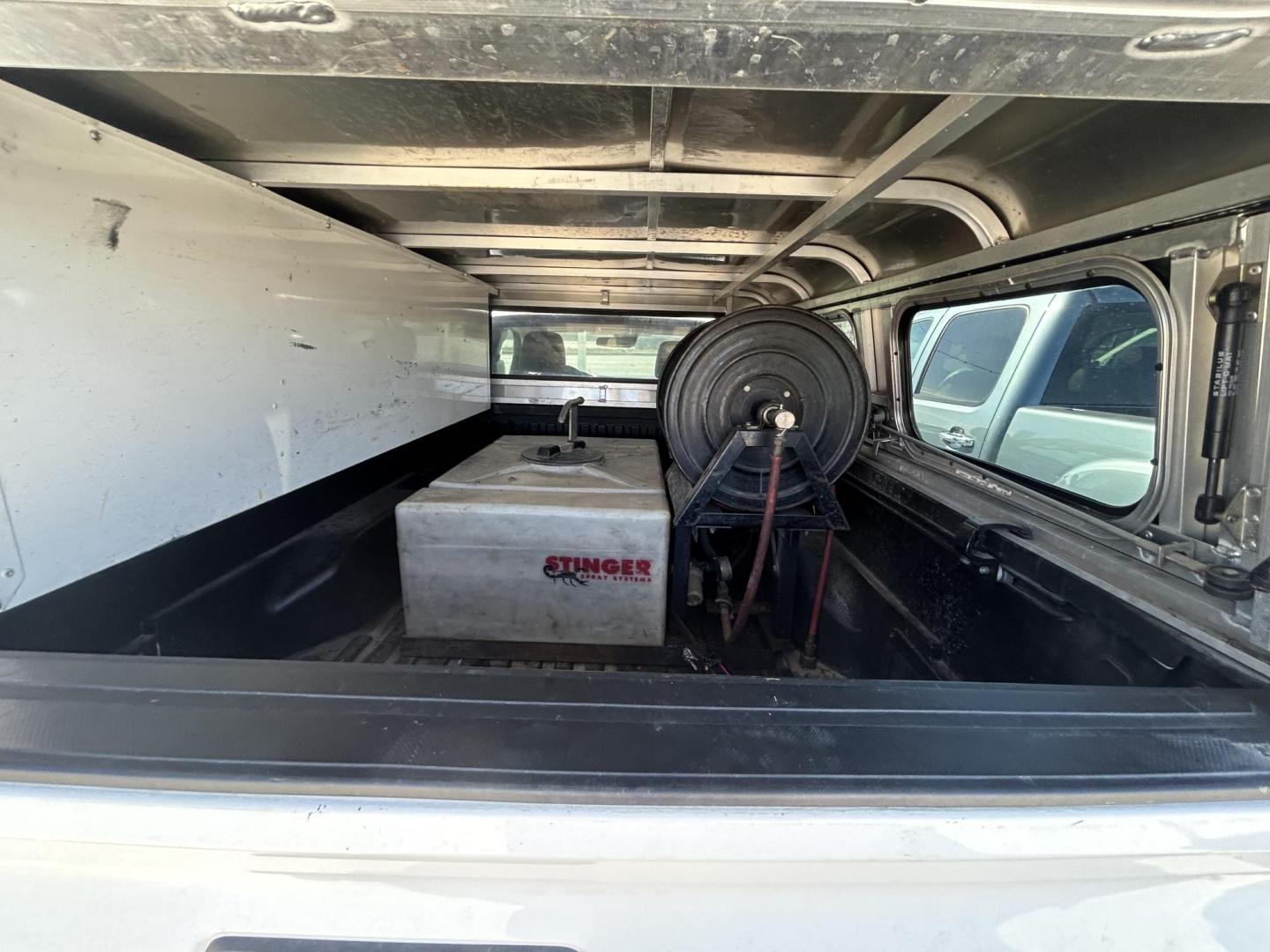 2021 White Toyota Tacoma SR5 Access Cab I4 6AT 2WD (3TYRX5GN6MT) with an 2.7L L4 DOHC 16V engine, 6A transmission, located at 1687 Business 35 S, New Braunfels, TX, 78130, (830) 625-7159, 29.655487, -98.051491 - Photo#6