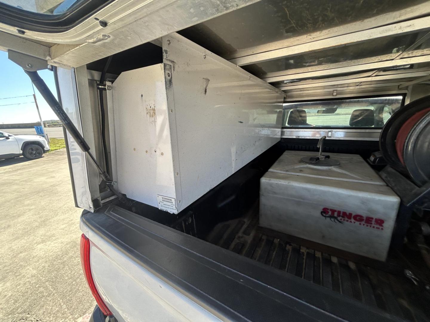 2021 White Toyota Tacoma SR5 Access Cab I4 6AT 2WD (3TYRX5GN6MT) with an 2.7L L4 DOHC 16V engine, 6A transmission, located at 1687 Business 35 S, New Braunfels, TX, 78130, (830) 625-7159, 29.655487, -98.051491 - Photo#7