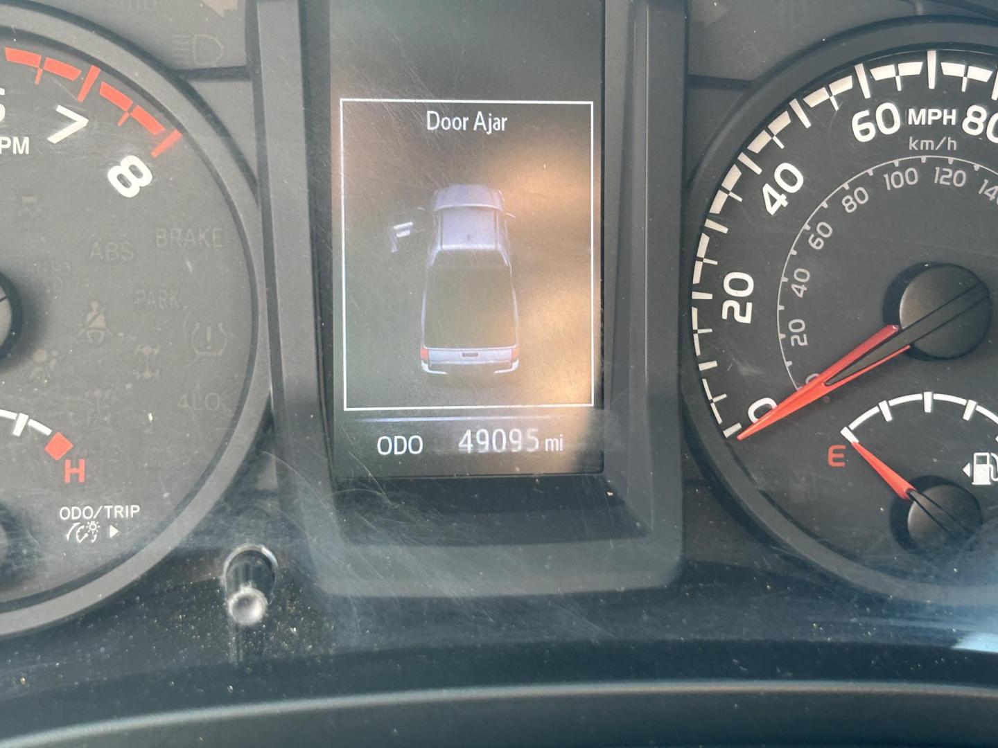 2021 White Toyota Tacoma SR5 Access Cab I4 6AT 2WD (3TYRX5GN6MT) with an 2.7L L4 DOHC 16V engine, 6A transmission, located at 1687 Business 35 S, New Braunfels, TX, 78130, (830) 625-7159, 29.655487, -98.051491 - Photo#11