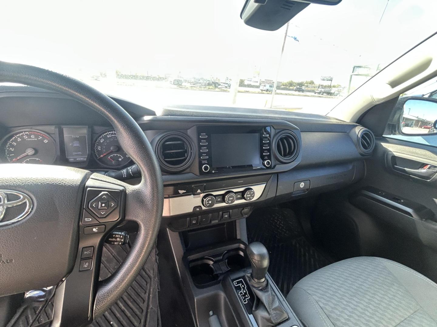 2021 White Toyota Tacoma SR5 Access Cab I4 6AT 2WD (3TYRX5GN6MT) with an 2.7L L4 DOHC 16V engine, 6A transmission, located at 1687 Business 35 S, New Braunfels, TX, 78130, (830) 625-7159, 29.655487, -98.051491 - Photo#12