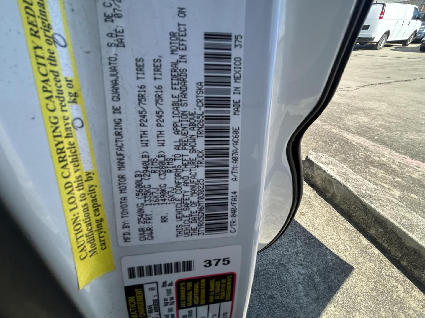2021 White Toyota Tacoma SR5 Access Cab I4 6AT 2WD (3TYRX5GN6MT) with an 2.7L L4 DOHC 16V engine, 6A transmission, located at 1687 Business 35 S, New Braunfels, TX, 78130, (830) 625-7159, 29.655487, -98.051491 - Photo#13