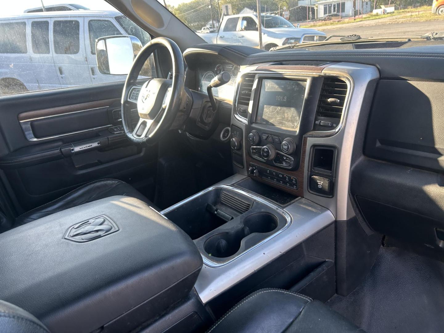2016 Black RAM 3500 Crew Cab 4WD DRW (3C7WRTCLXGG) with an 6.7L L6 OHV 24V TURBO DIESEL engine, 6A transmission, located at 1687 Business 35 S, New Braunfels, TX, 78130, (830) 625-7159, 29.655487, -98.051491 - Photo#3