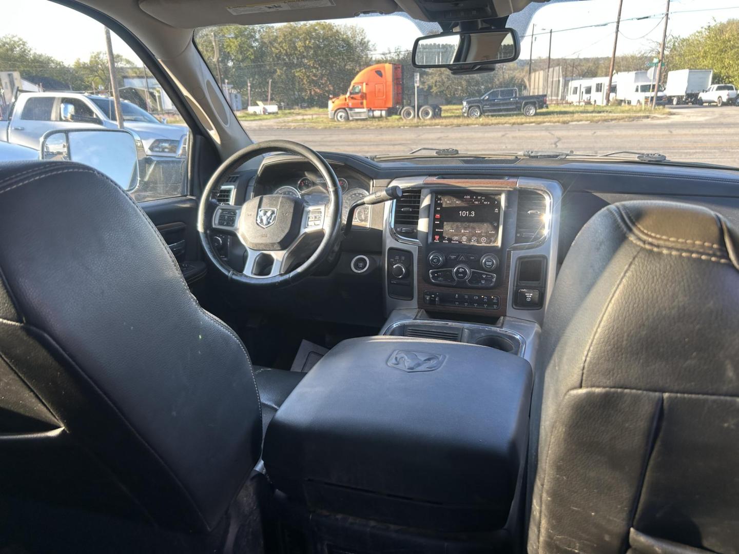 2016 Black RAM 3500 Crew Cab 4WD DRW (3C7WRTCLXGG) with an 6.7L L6 OHV 24V TURBO DIESEL engine, 6A transmission, located at 1687 Business 35 S, New Braunfels, TX, 78130, (830) 625-7159, 29.655487, -98.051491 - Photo#5