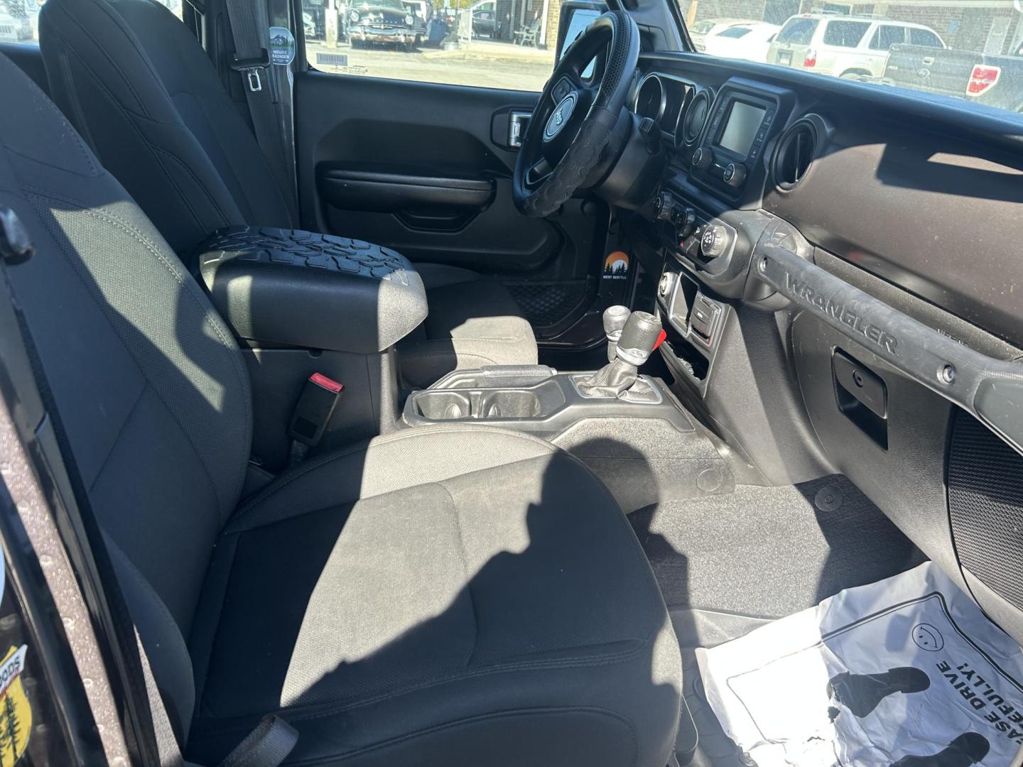 2018 Gray Jeep Wrangler JK Unlimited Sport (1C4HJXDG0JW) with an 3.6L V6 DOHC 24V FFV engine, 6A transmission, located at 1687 Business 35 S, New Braunfels, TX, 78130, (830) 625-7159, 29.655487, -98.051491 - Photo#2