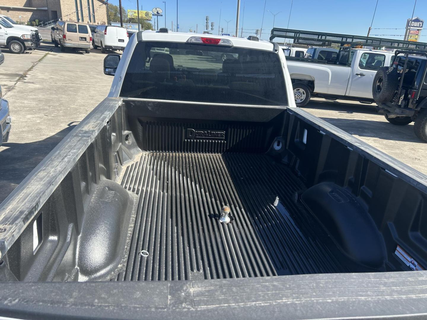 2022 White Ford F-250 SD XL Crew Cab 4WD (1FT7W2B67NE) with an 6.2L V8 OHV 16V engine, 6A transmission, located at 1687 Business 35 S, New Braunfels, TX, 78130, (830) 625-7159, 29.655487, -98.051491 - Photo#7