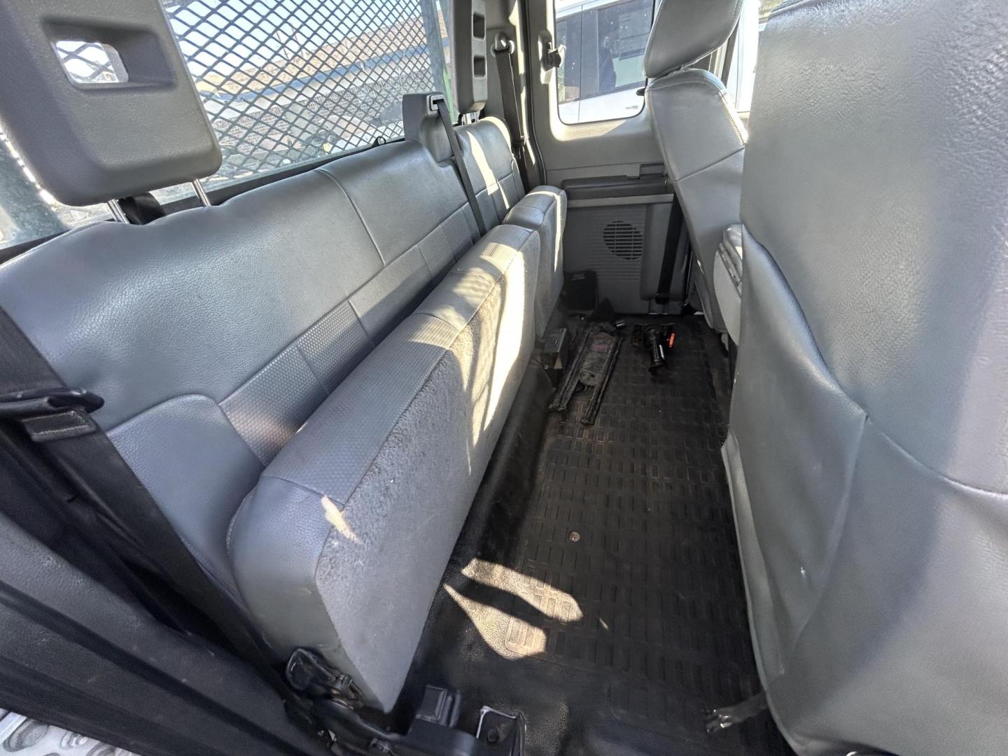 2014 Ford F-250 SD XL SuperCab 2WD (1FT7X2AT2EE) with an 6.7L V8 OHV 16V DIESEL engine, 6-Speed Automatic transmission, located at 1687 Business 35 S, New Braunfels, TX, 78130, (830) 625-7159, 29.655487, -98.051491 - Photo#4