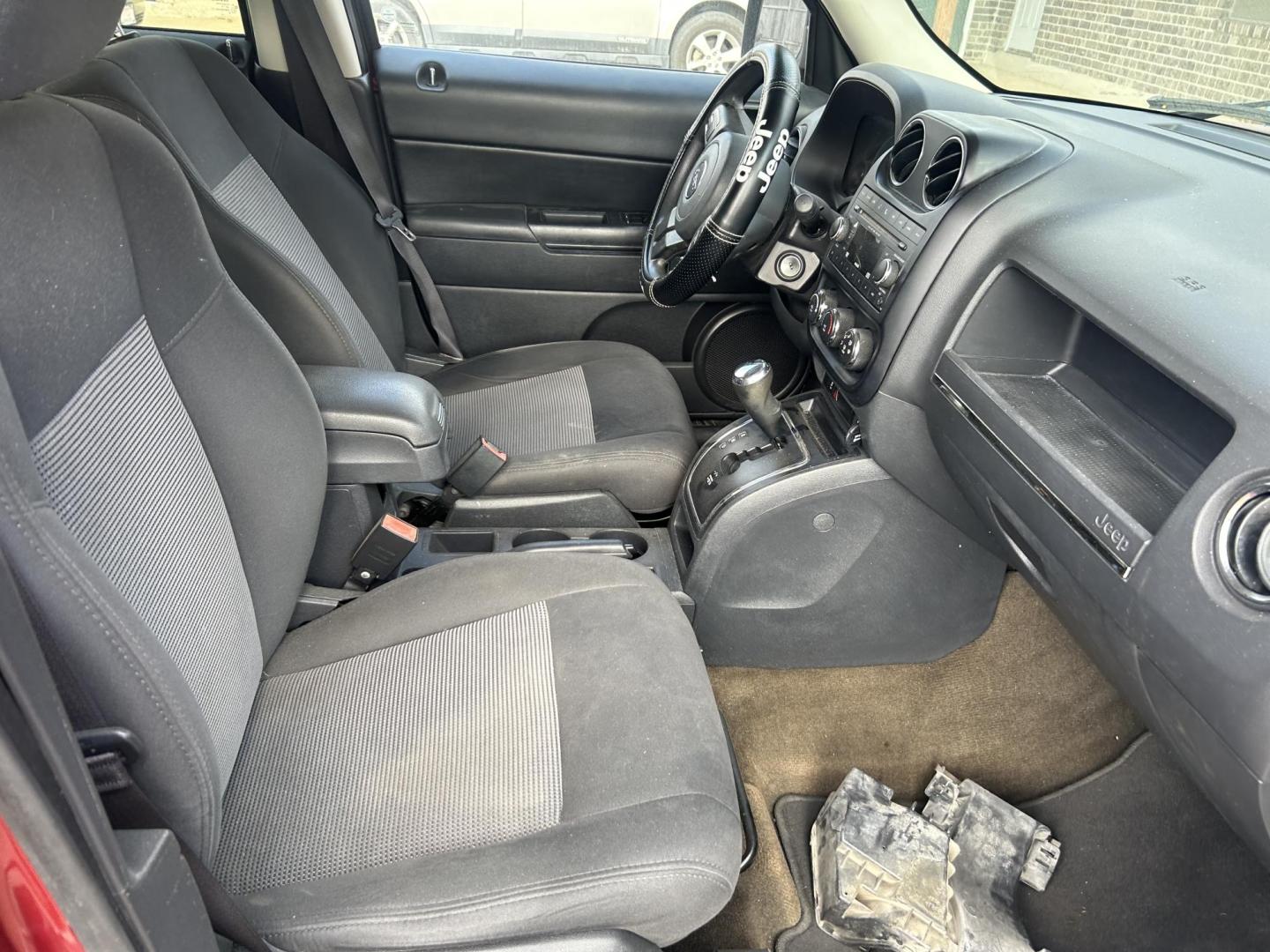 2015 Red Jeep Patriot Sport 2WD (1C4NJPBA3FD) with an 2.0L L4 DOHC 16V engine, located at 1687 Business 35 S, New Braunfels, TX, 78130, (830) 625-7159, 29.655487, -98.051491 - Photo#2