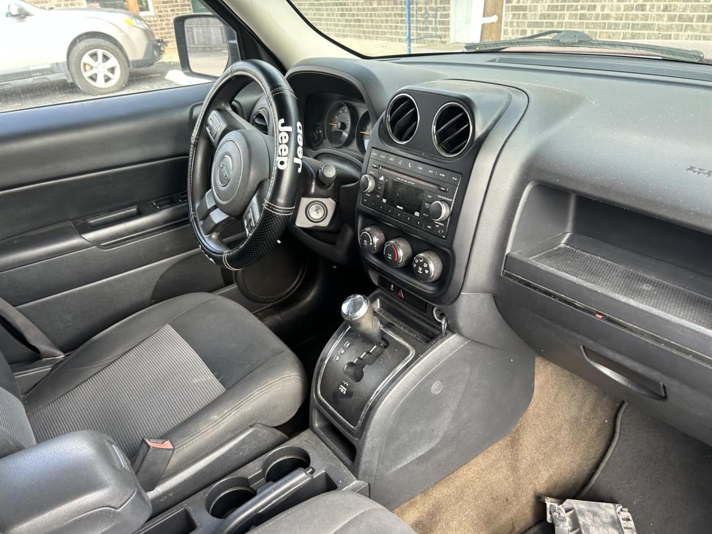 2015 Red Jeep Patriot Sport 2WD (1C4NJPBA3FD) with an 2.0L L4 DOHC 16V engine, located at 1687 Business 35 S, New Braunfels, TX, 78130, (830) 625-7159, 29.655487, -98.051491 - Photo#3