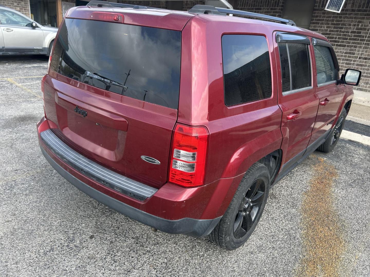2015 Red Jeep Patriot Sport 2WD (1C4NJPBA3FD) with an 2.0L L4 DOHC 16V engine, located at 1687 Business 35 S, New Braunfels, TX, 78130, (830) 625-7159, 29.655487, -98.051491 - Photo#6