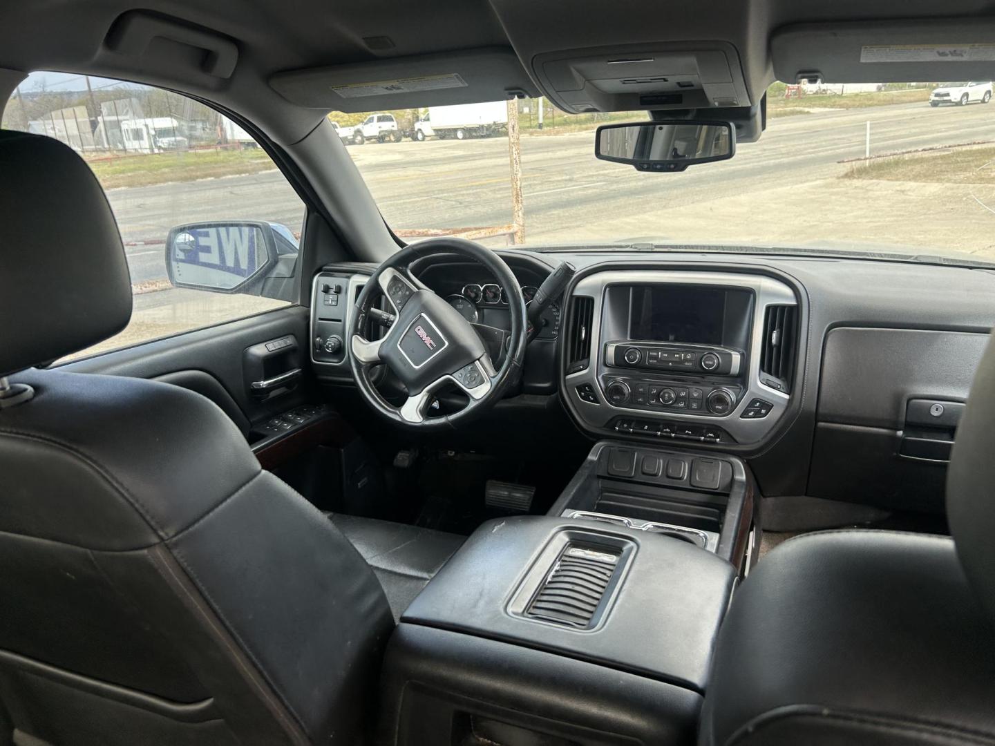 2018 Black GMC Sierra 1500 SLT Crew Cab Short Box 2WD (3GTP1NEC8JG) with an 5.3L V8 OHV 16V engine, 6A transmission, located at 1687 Business 35 S, New Braunfels, TX, 78130, (830) 625-7159, 29.655487, -98.051491 - Photo#5