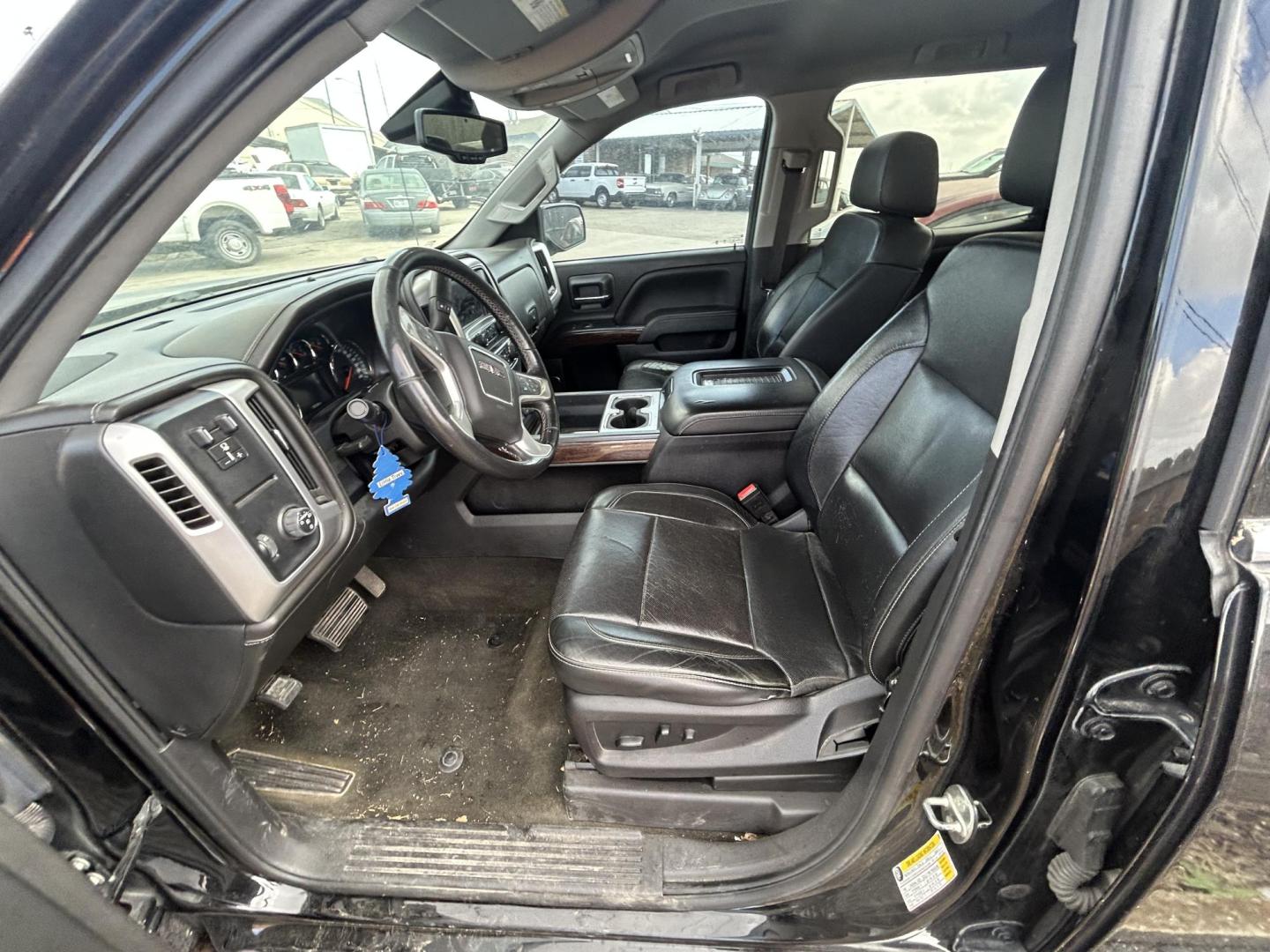2018 Black GMC Sierra 1500 SLT Crew Cab Short Box 2WD (3GTP1NEC8JG) with an 5.3L V8 OHV 16V engine, 6A transmission, located at 1687 Business 35 S, New Braunfels, TX, 78130, (830) 625-7159, 29.655487, -98.051491 - Photo#10