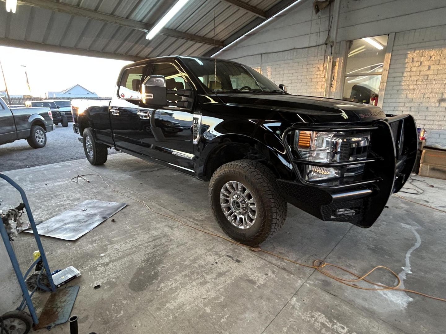 2021 Ford F-350 SD XLT Crew Cab Long Bed 4WD (1FT8W3BT6ME) with an 6.7L V8 OHV 16V DIESEL engine, 6A transmission, located at 1687 Business 35 S, New Braunfels, TX, 78130, (830) 625-7159, 29.655487, -98.051491 - Photo#1