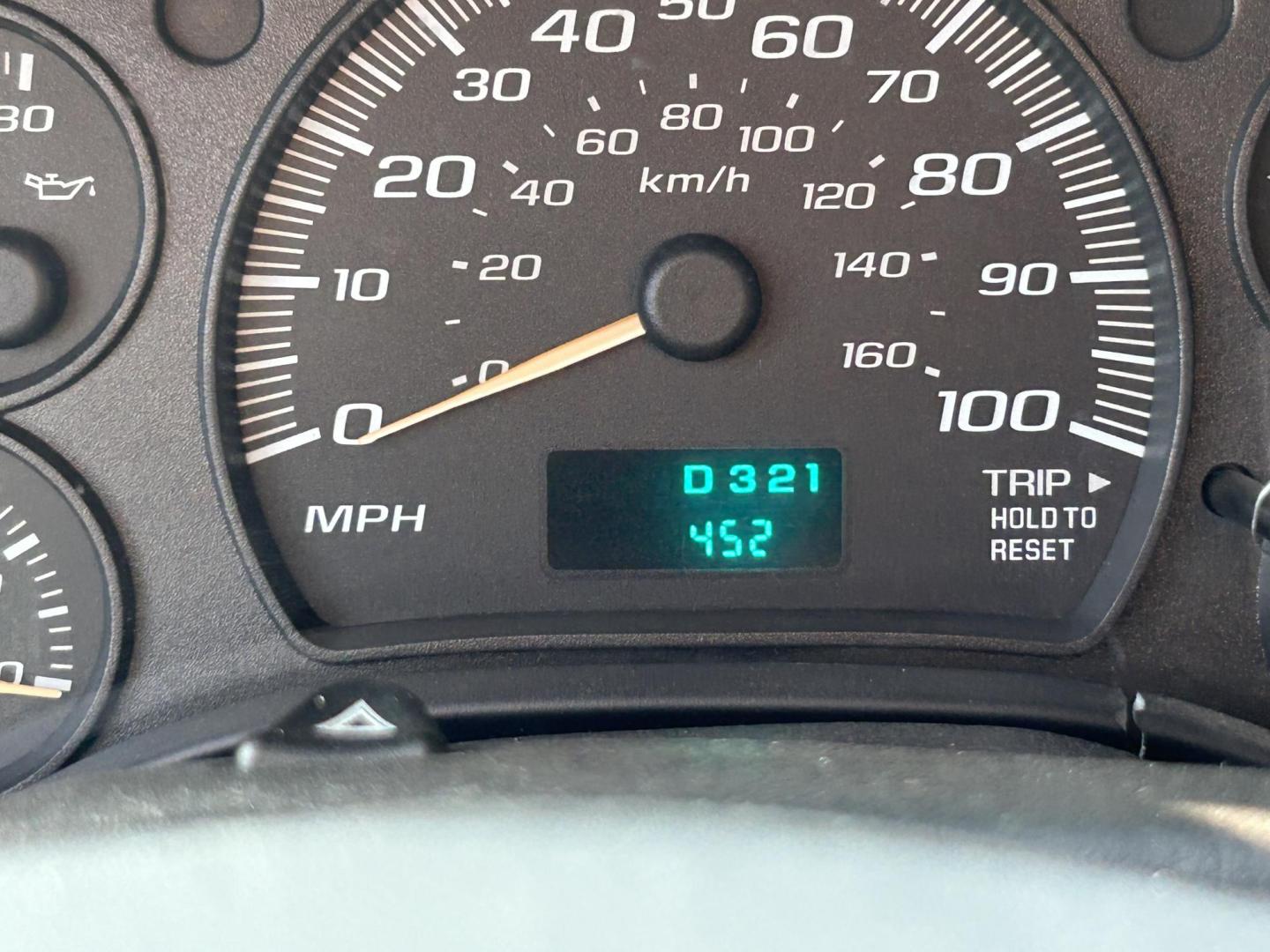 2007 Chevrolet Express 3500 Cargo (1GBHG31V871) with an 4.8L V8 OHV 16V engine, 4-Speed Automatic Overdrive transmission, located at 1687 Business 35 S, New Braunfels, TX, 78130, (830) 625-7159, 29.655487, -98.051491 - Photo#9