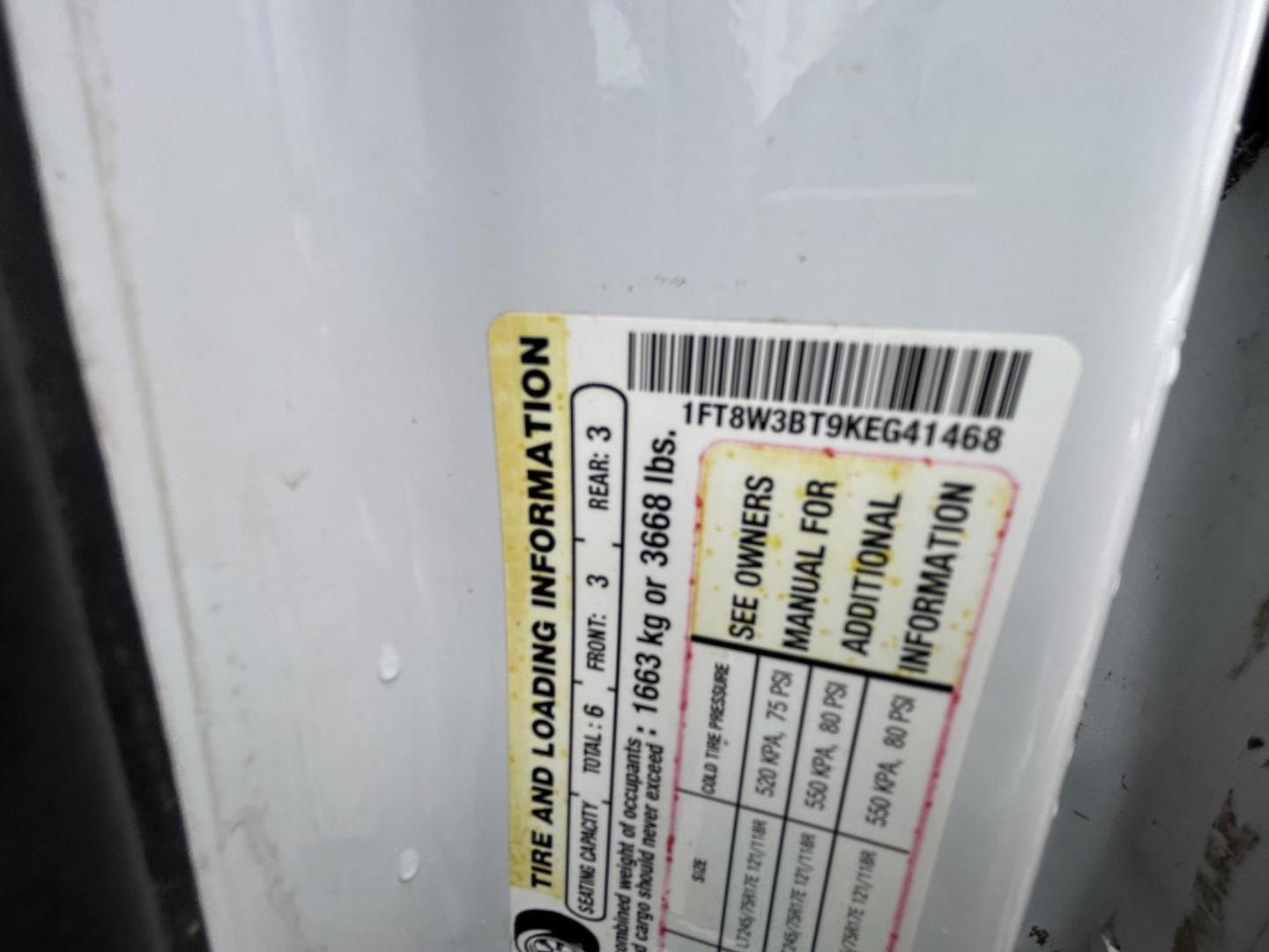 2019 White Ford F-350 SD XL Crew Cab 4WD (1FT8W3BT9KE) with an 6.7L V8 OHV 16V DIESEL engine, 6A transmission, located at 1687 Business 35 S, New Braunfels, TX, 78130, (830) 625-7159, 29.655487, -98.051491 - Photo#14