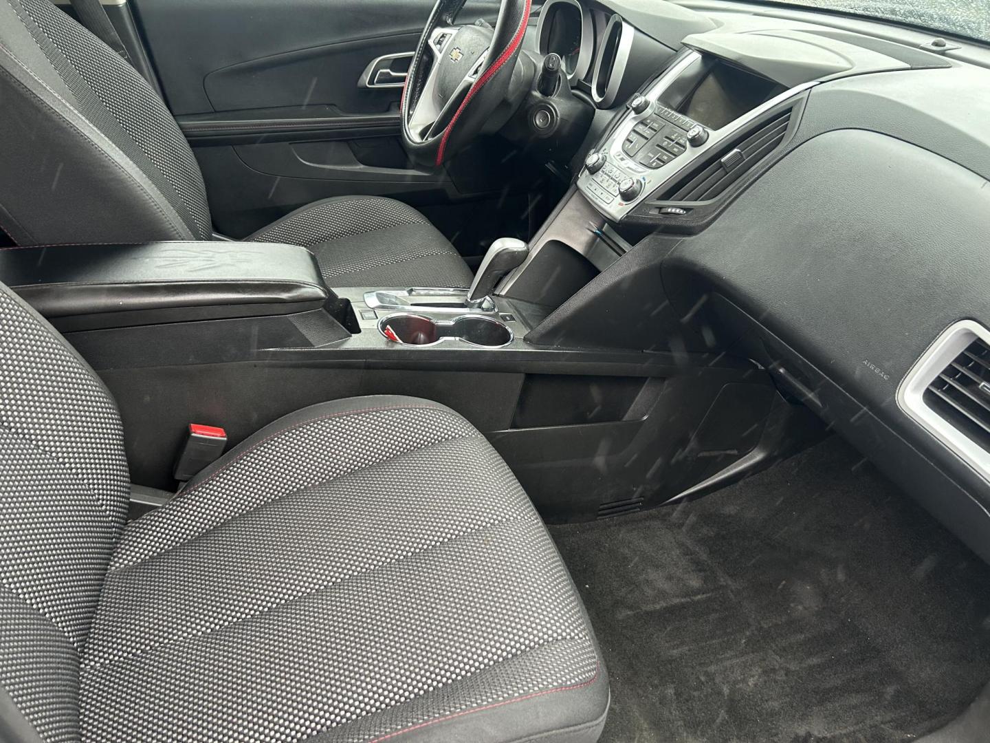 2015 Black Chevrolet Equinox 1LT 2WD (2GNALBEKXF6) with an 2.4L L4 DOHC 16V FFV engine, 6-Speed Automatic transmission, located at 1687 Business 35 S, New Braunfels, TX, 78130, (830) 625-7159, 29.655487, -98.051491 - Photo#2