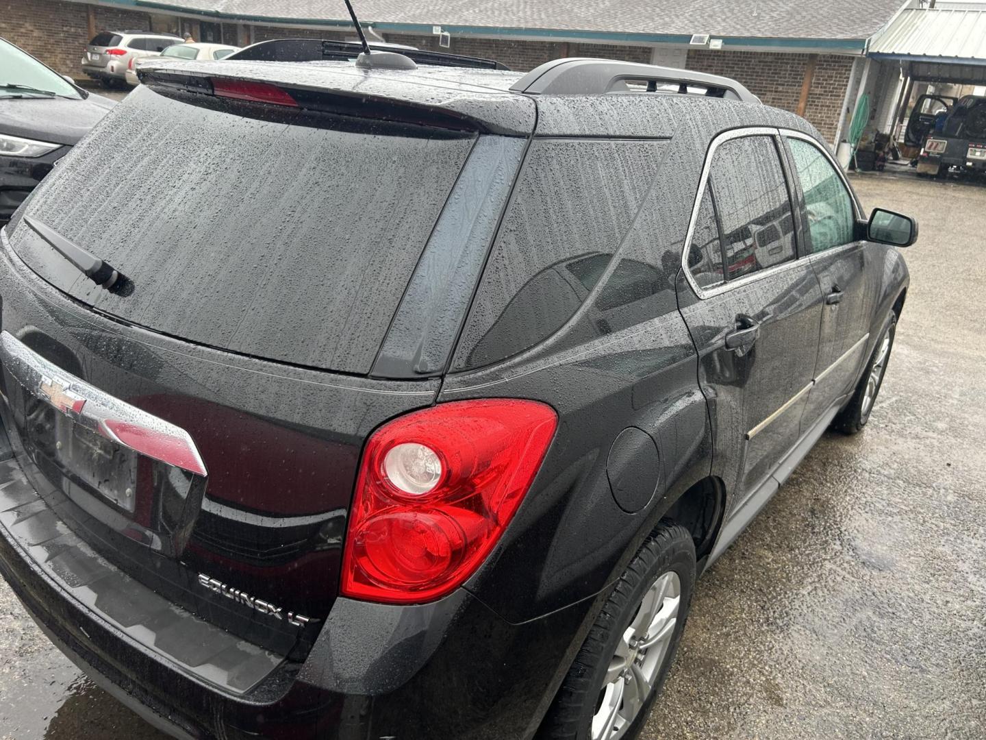 2015 Black Chevrolet Equinox 1LT 2WD (2GNALBEKXF6) with an 2.4L L4 DOHC 16V FFV engine, 6-Speed Automatic transmission, located at 1687 Business 35 S, New Braunfels, TX, 78130, (830) 625-7159, 29.655487, -98.051491 - Photo#4