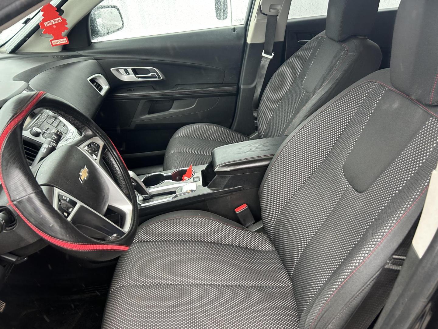 2015 Black Chevrolet Equinox 1LT 2WD (2GNALBEKXF6) with an 2.4L L4 DOHC 16V FFV engine, 6-Speed Automatic transmission, located at 1687 Business 35 S, New Braunfels, TX, 78130, (830) 625-7159, 29.655487, -98.051491 - Photo#9