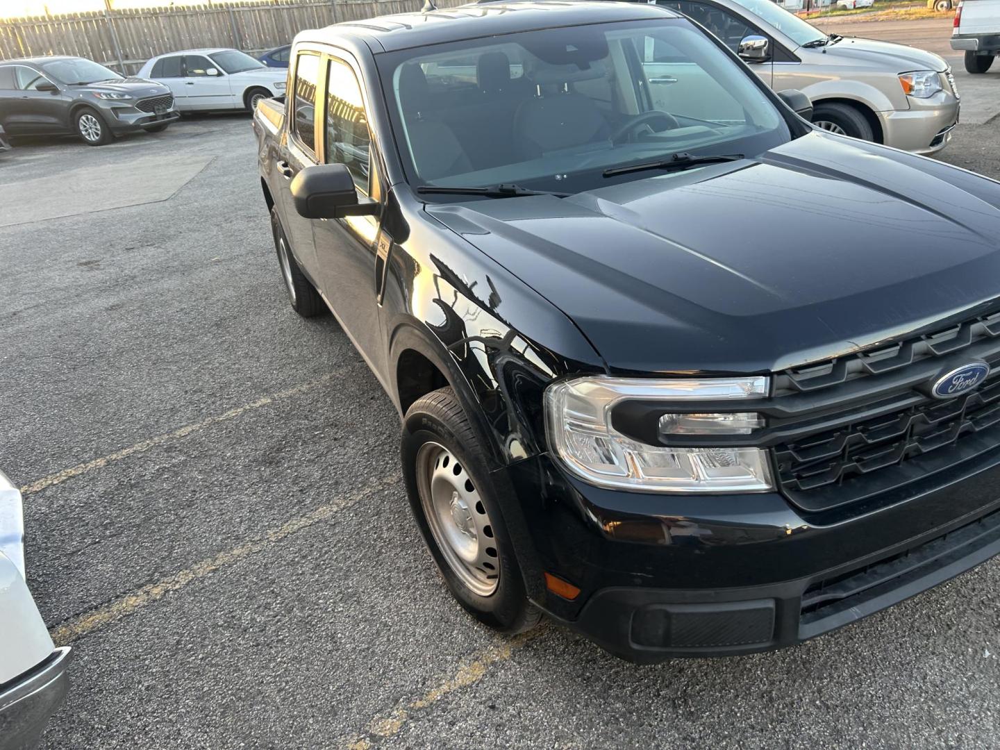 2022 Black Ford Maverick XL (3FTTW8E34NR) with an 2.5L L4 DOHC 16V engine, CVT transmission, located at 1687 Business 35 S, New Braunfels, TX, 78130, (830) 625-7159, 29.655487, -98.051491 - Photo#1