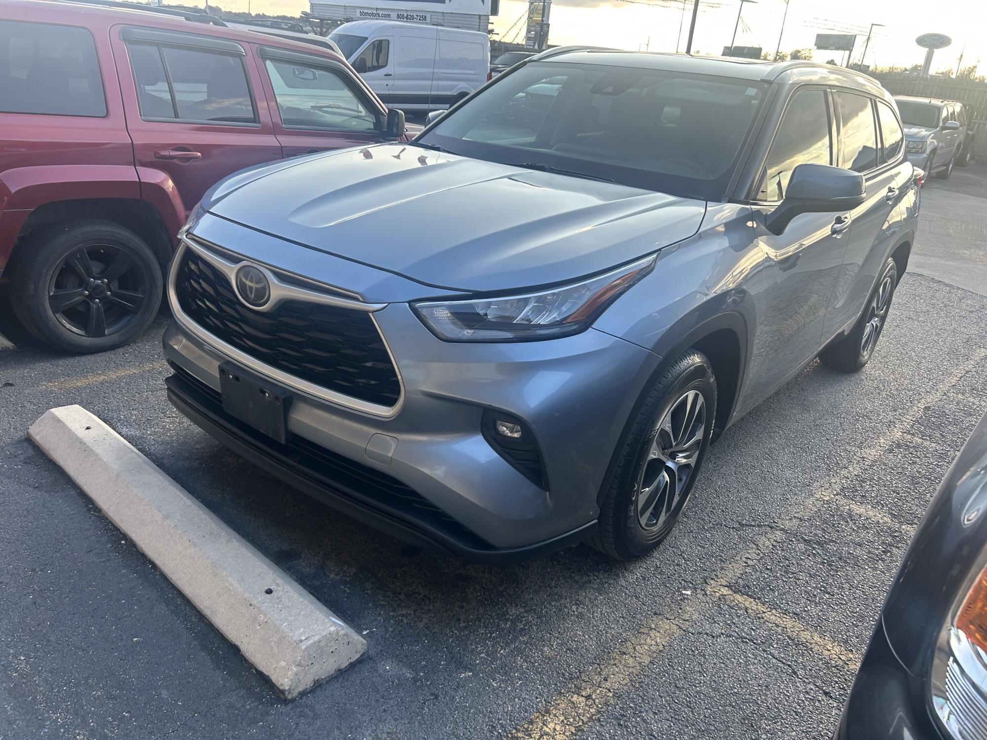 photo of 2020 Toyota Highlander XLE FWD V6