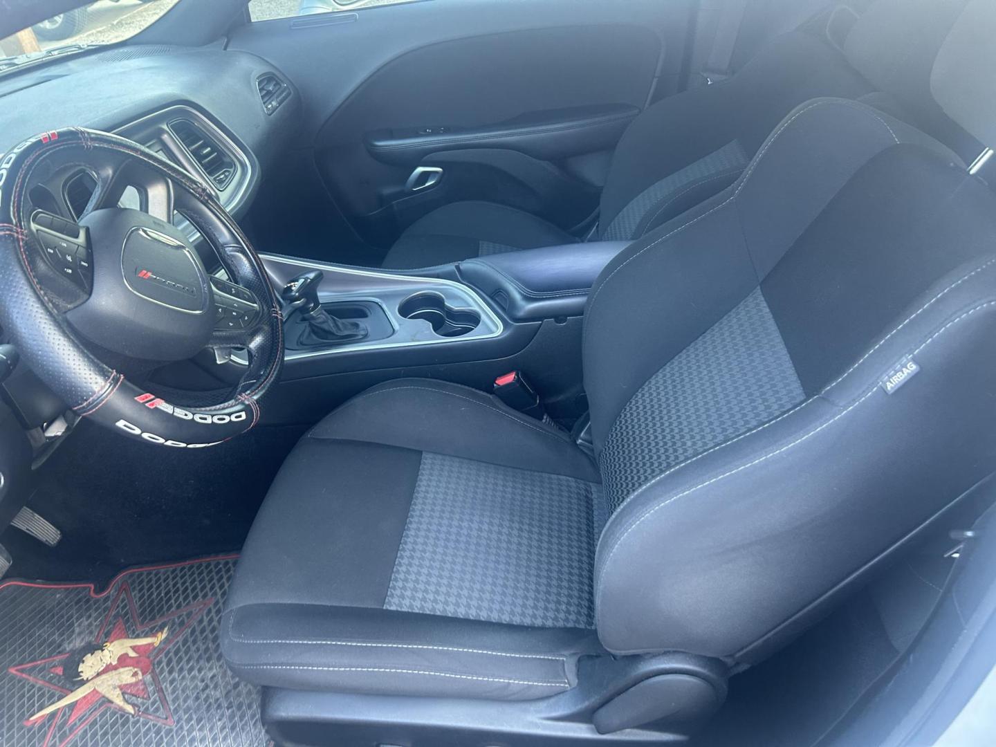 2022 White Dodge Challenger GT (2C3CDZJG7NH) with an 3.6L V6 DOHC 24V engine, 8A transmission, located at 1687 Business 35 S, New Braunfels, TX, 78130, (830) 625-7159, 29.655487, -98.051491 - Photo#6