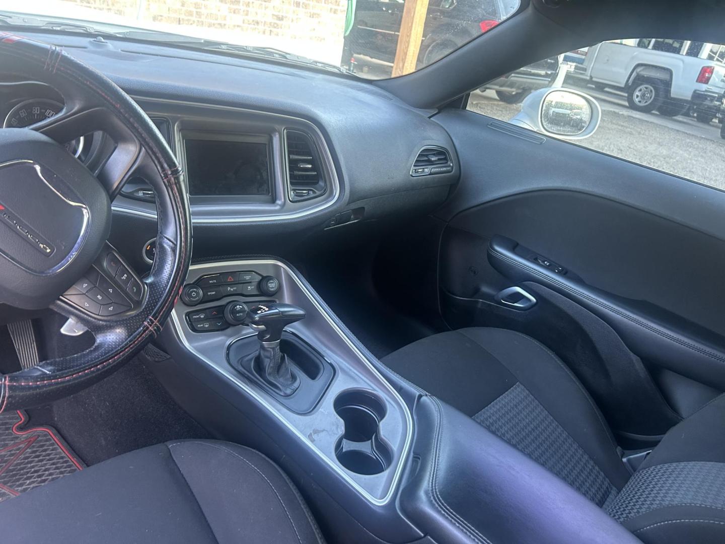 2022 White Dodge Challenger GT (2C3CDZJG7NH) with an 3.6L V6 DOHC 24V engine, 8A transmission, located at 1687 Business 35 S, New Braunfels, TX, 78130, (830) 625-7159, 29.655487, -98.051491 - Photo#7