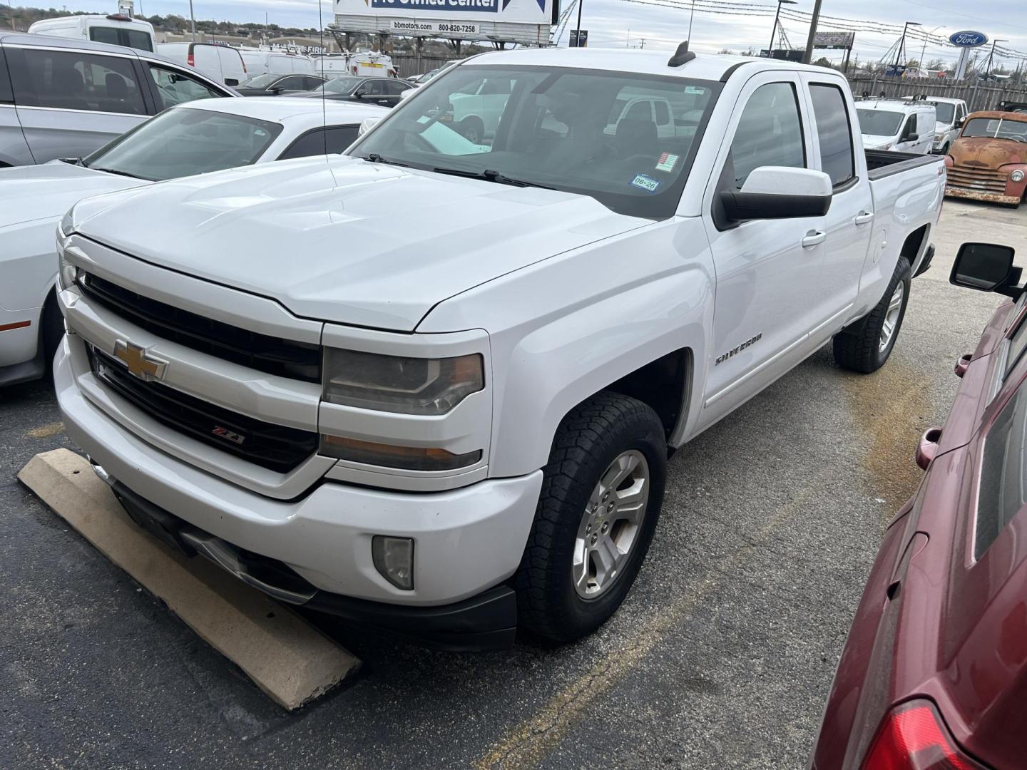 2016 White Chevrolet Silverado 1500 LT Double Cab 4WD (1GCVKREC4GZ) with an 5.3L V8 OHV 16V engine, 6A transmission, located at 1687 Business 35 S, New Braunfels, TX, 78130, (830) 625-7159, 29.655487, -98.051491 - Photo#2